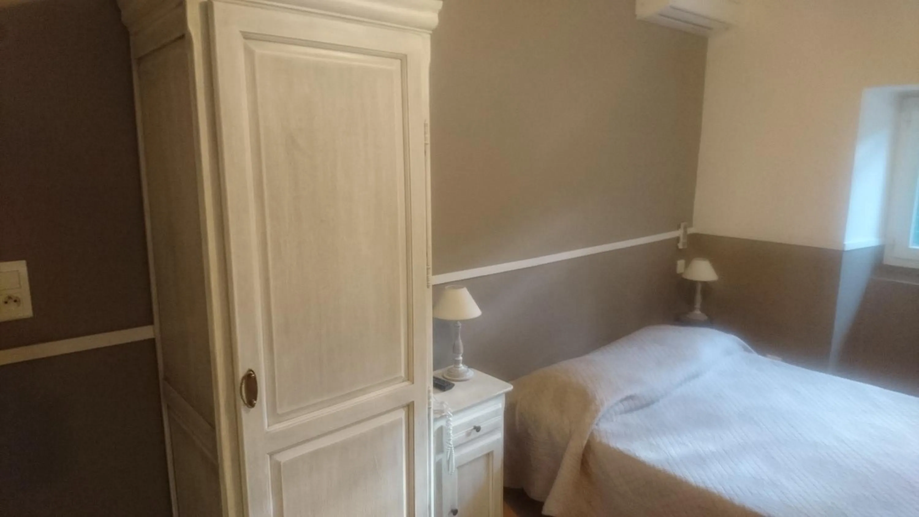 Bedroom, Bed in Le Grand Hotel