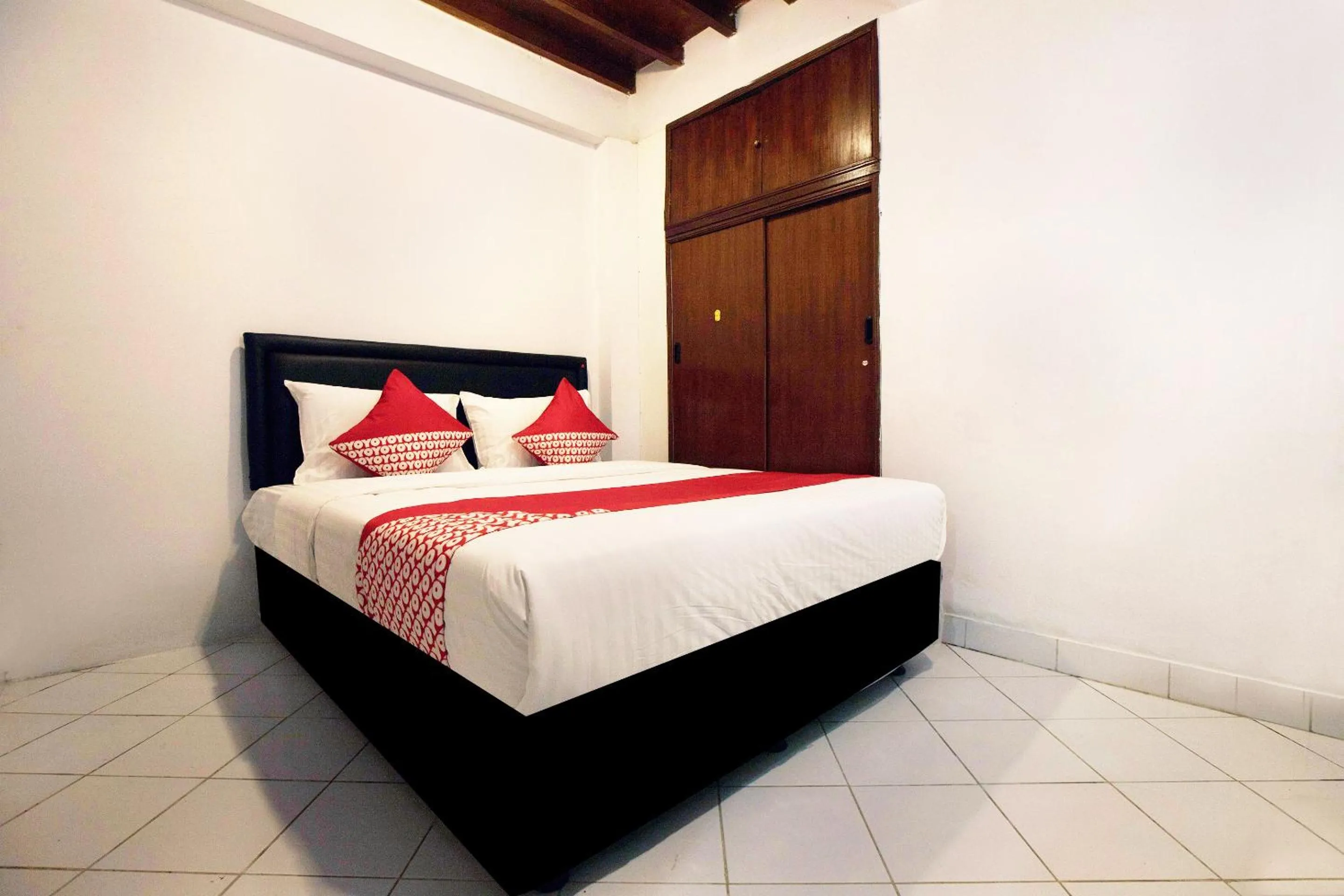 Bedroom in OYO 146 Menteng Residence