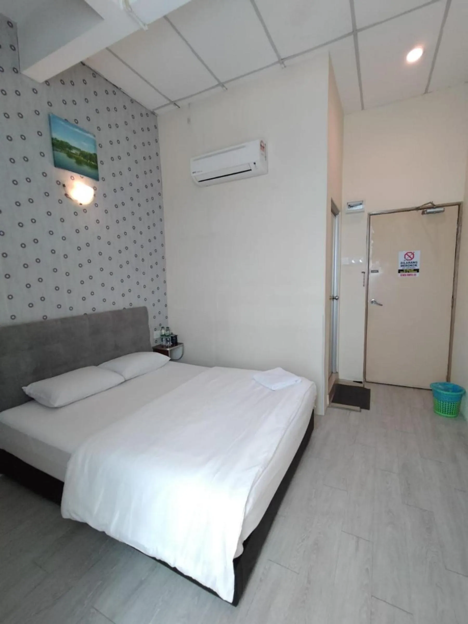 View (from property/room), Bed in Hotel Bestari