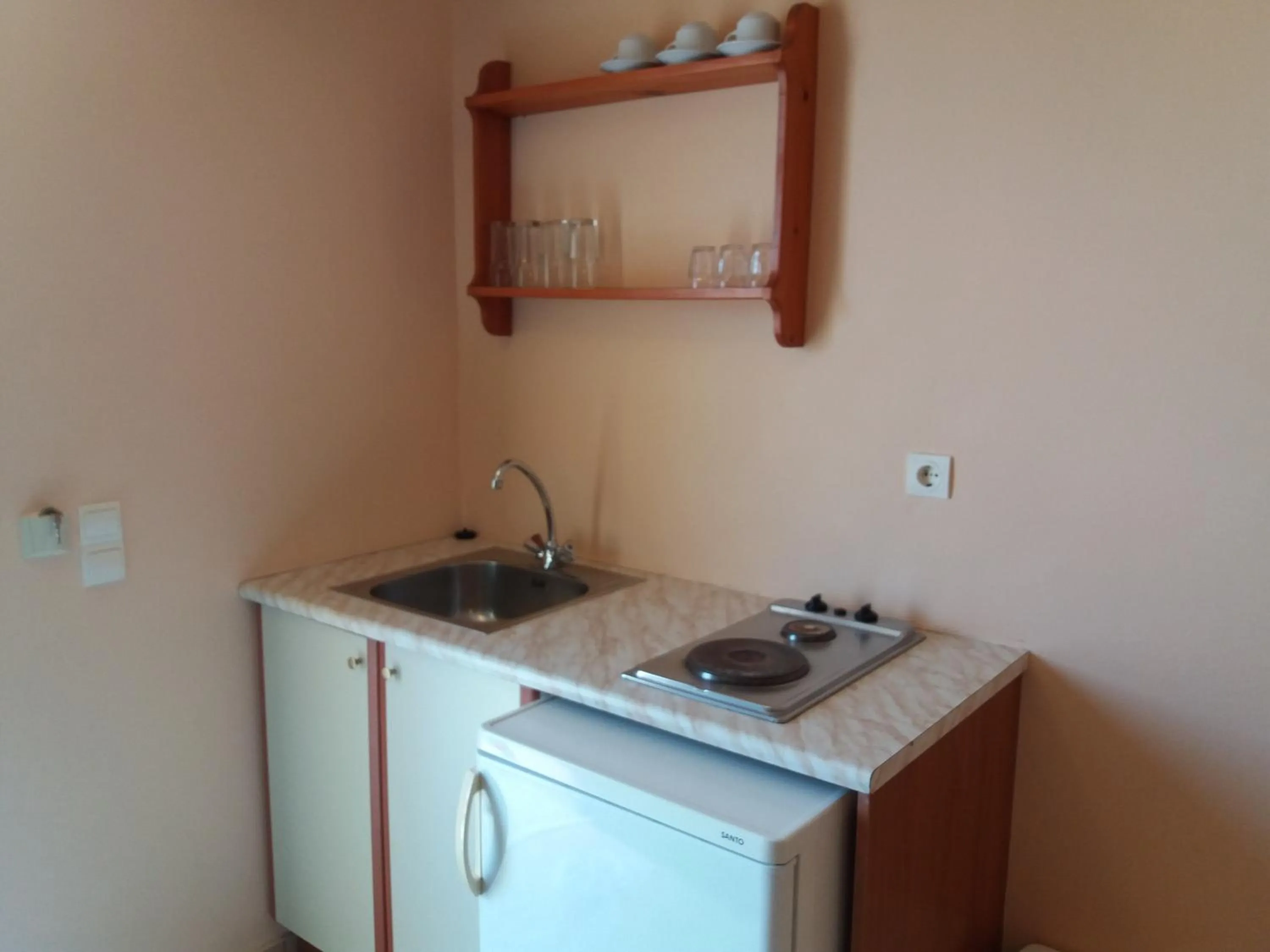 Kitchen or kitchenette in Elanthi Village Apartments