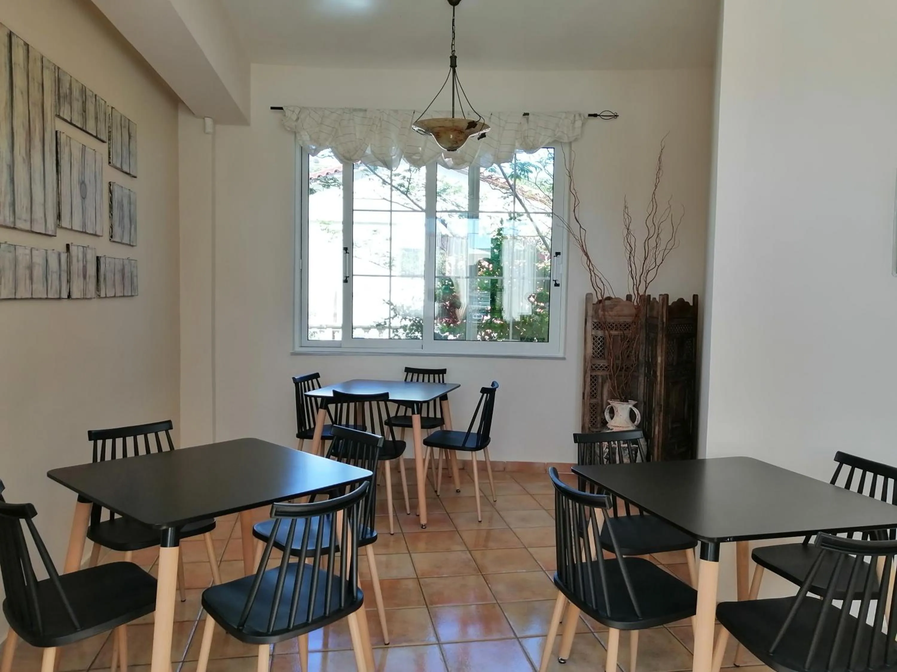 Lounge or bar in Elanthi Village Apartments