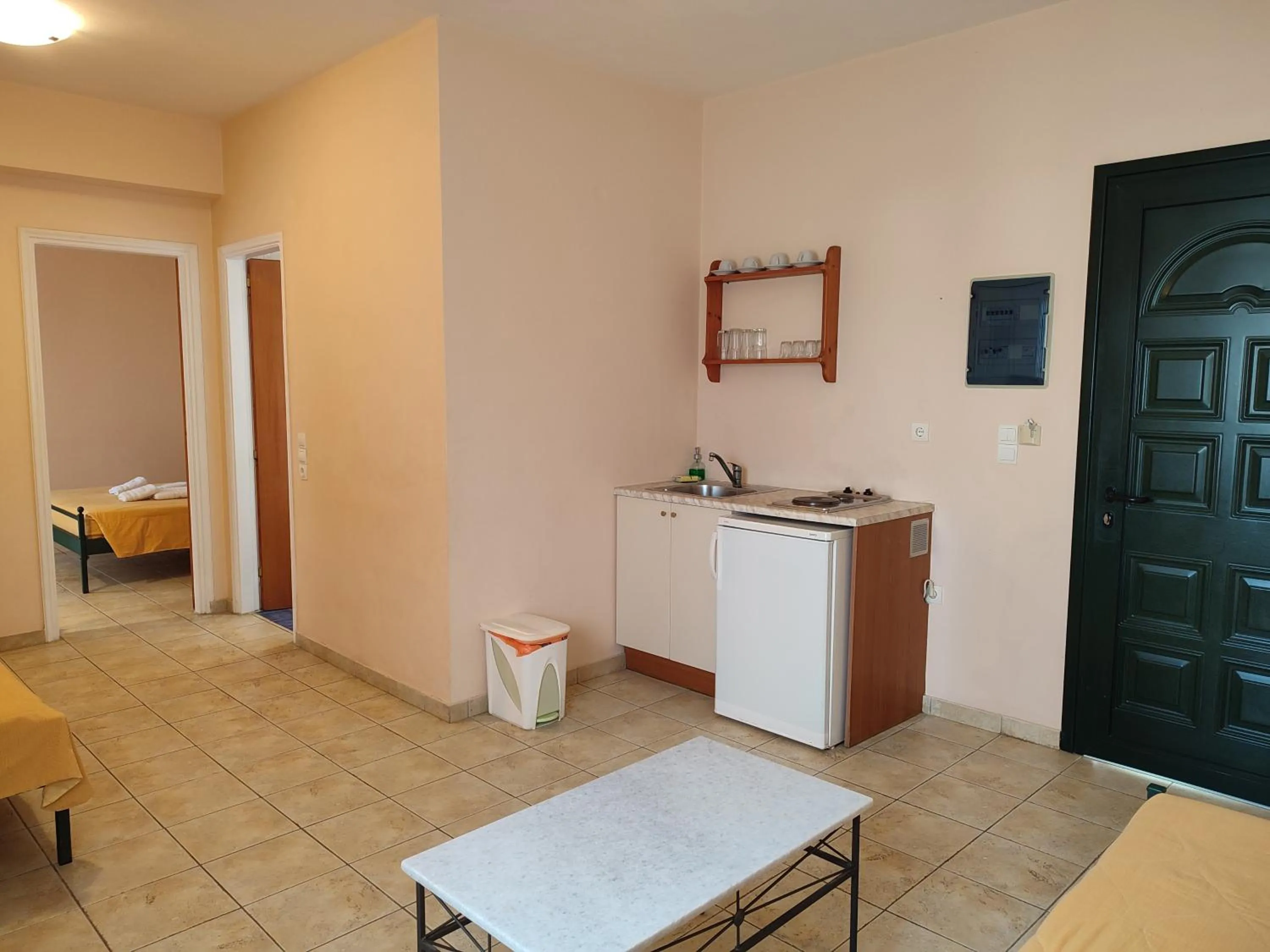 Kitchen or kitchenette in Elanthi Village Apartments