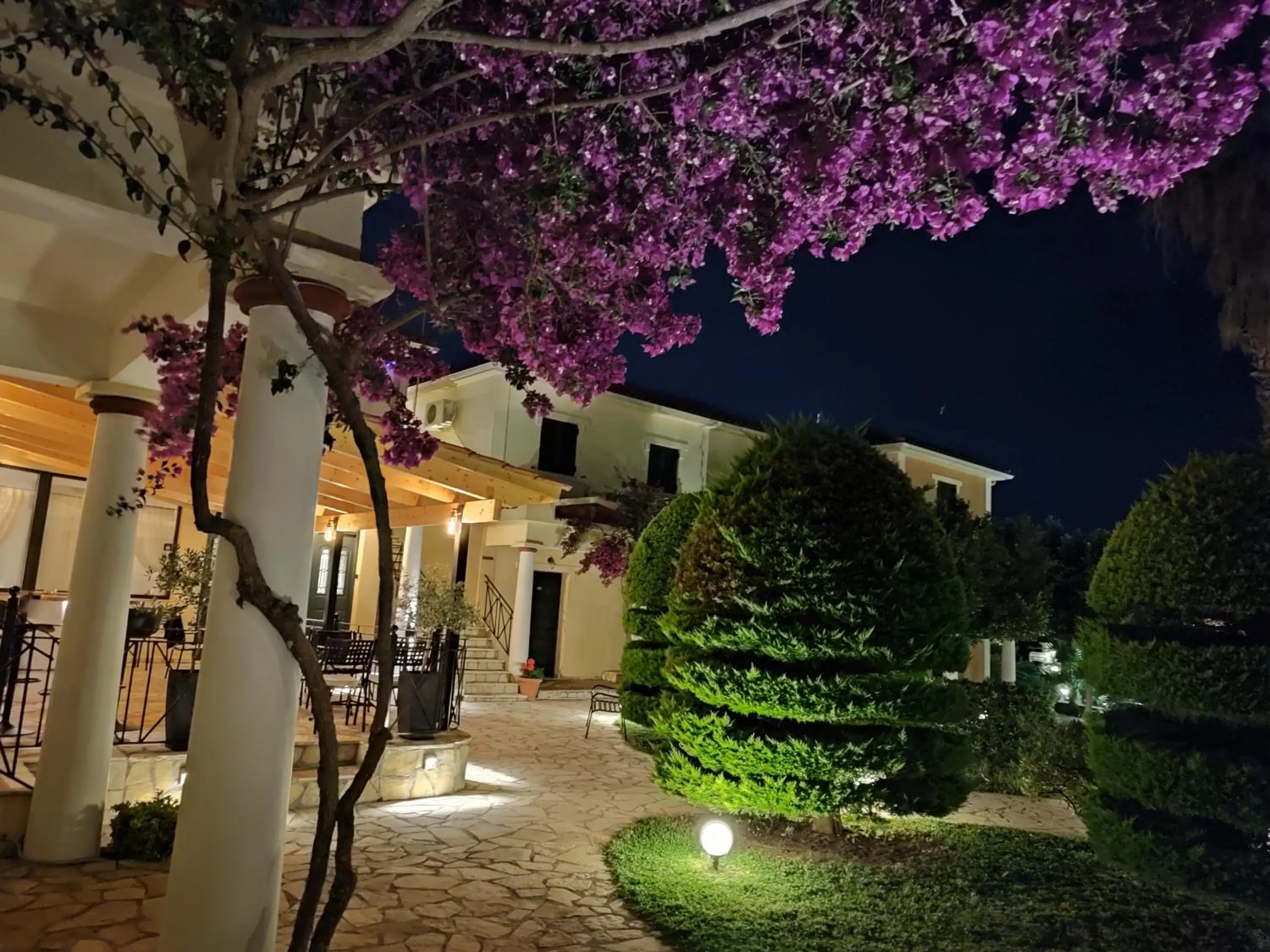 Garden view in Elanthi Village Apartments