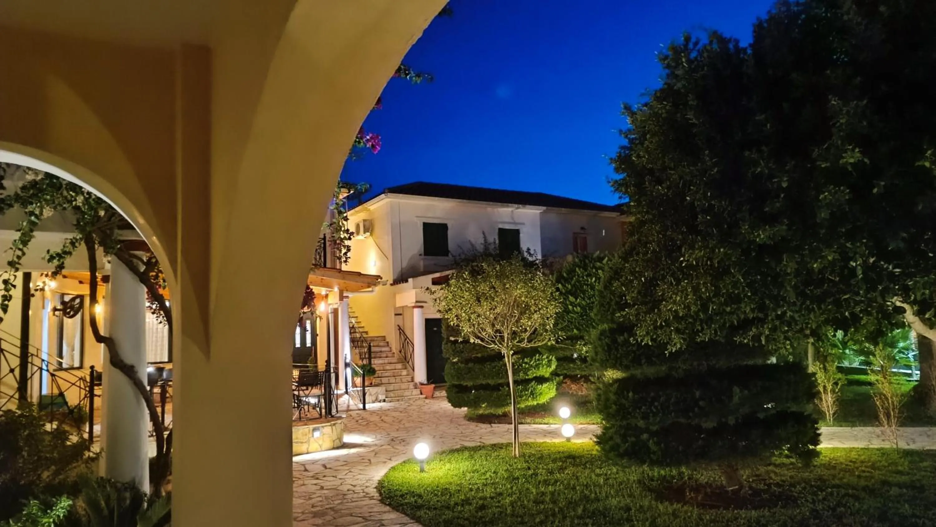 Balcony/Terrace in Elanthi Village Apartments