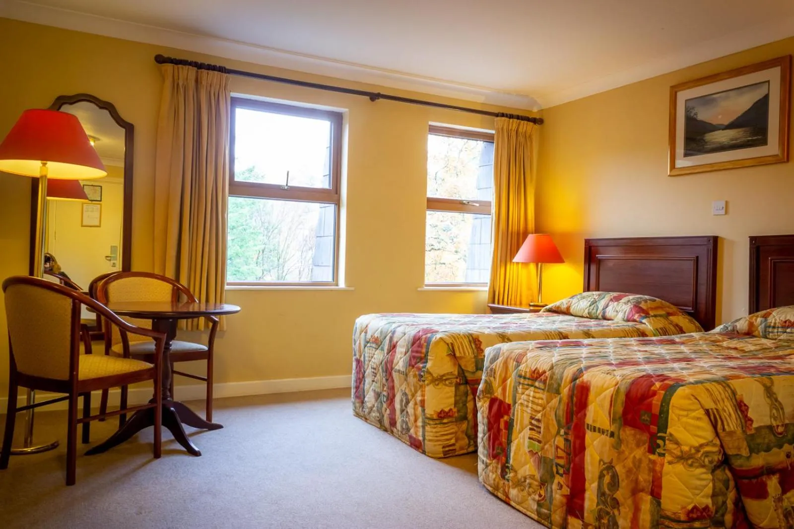 Bedroom, Bed in Lynhams Hotel