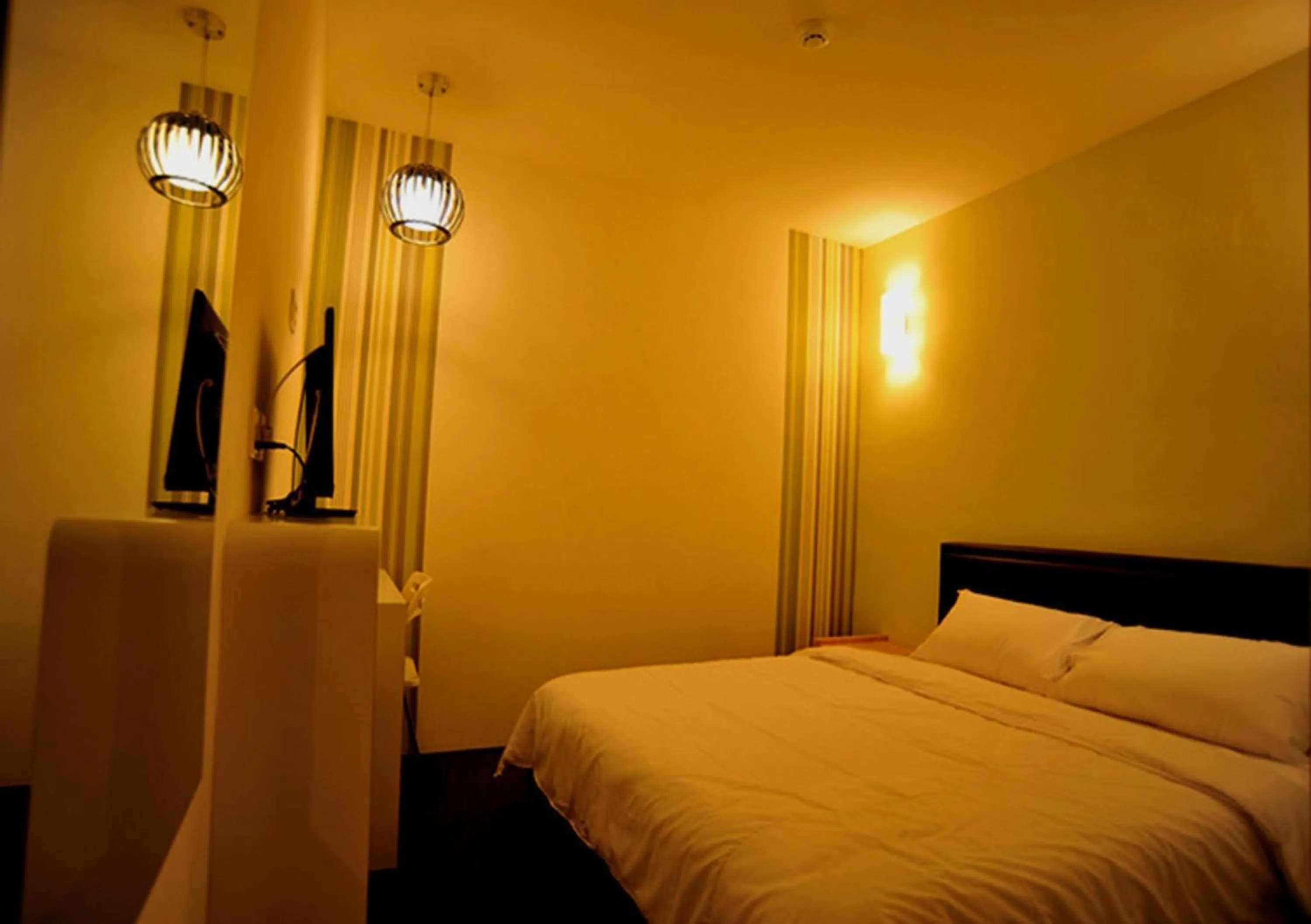 Photo of the whole room, Bed in Hotel O Marvelton Hotel