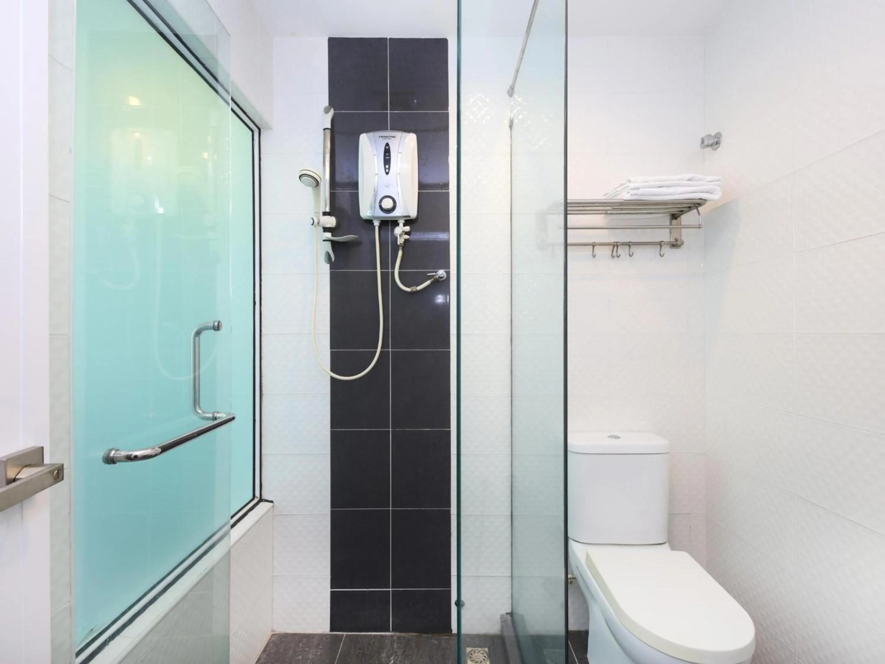 Bathroom in Hotel O Marvelton Hotel