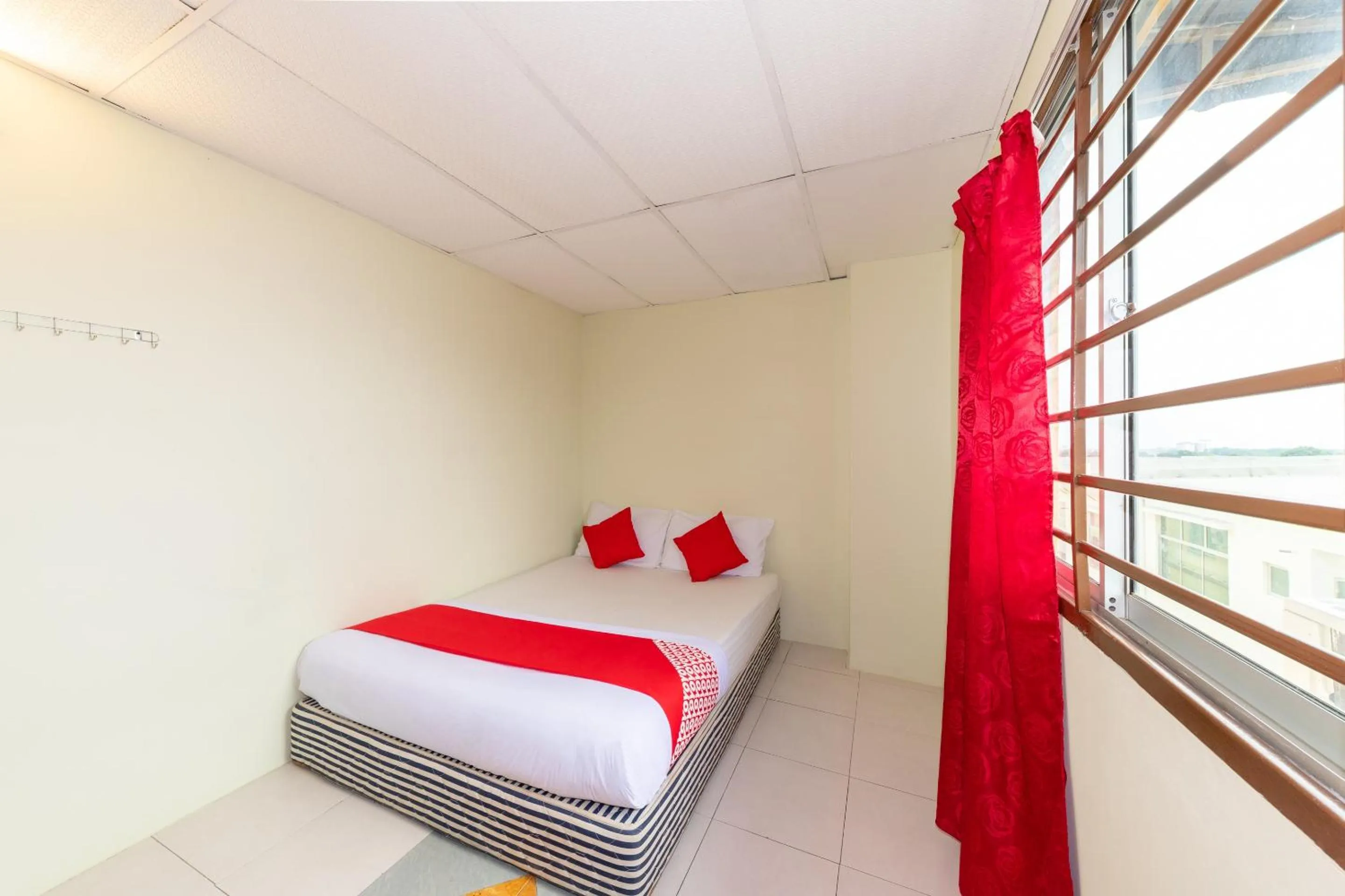 Bedroom, Bed in Hotel O My 7days Inn