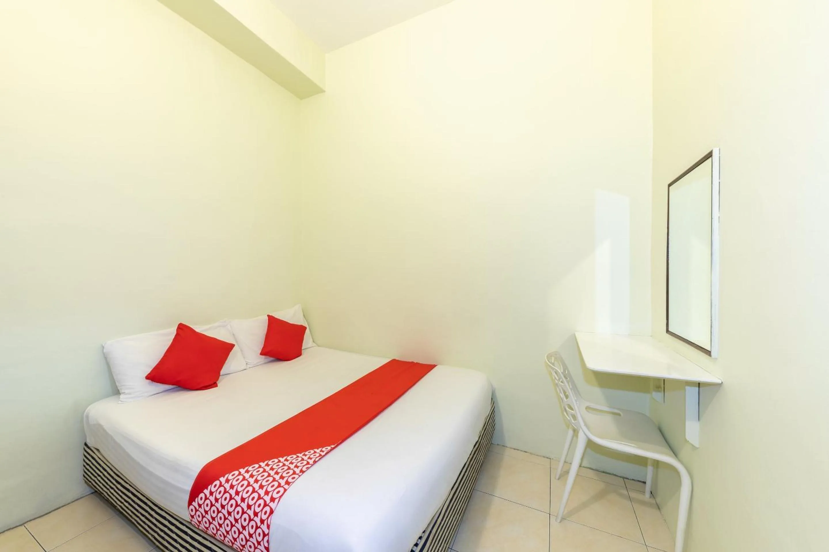 Bedroom, Bed in Hotel O My 7days Inn