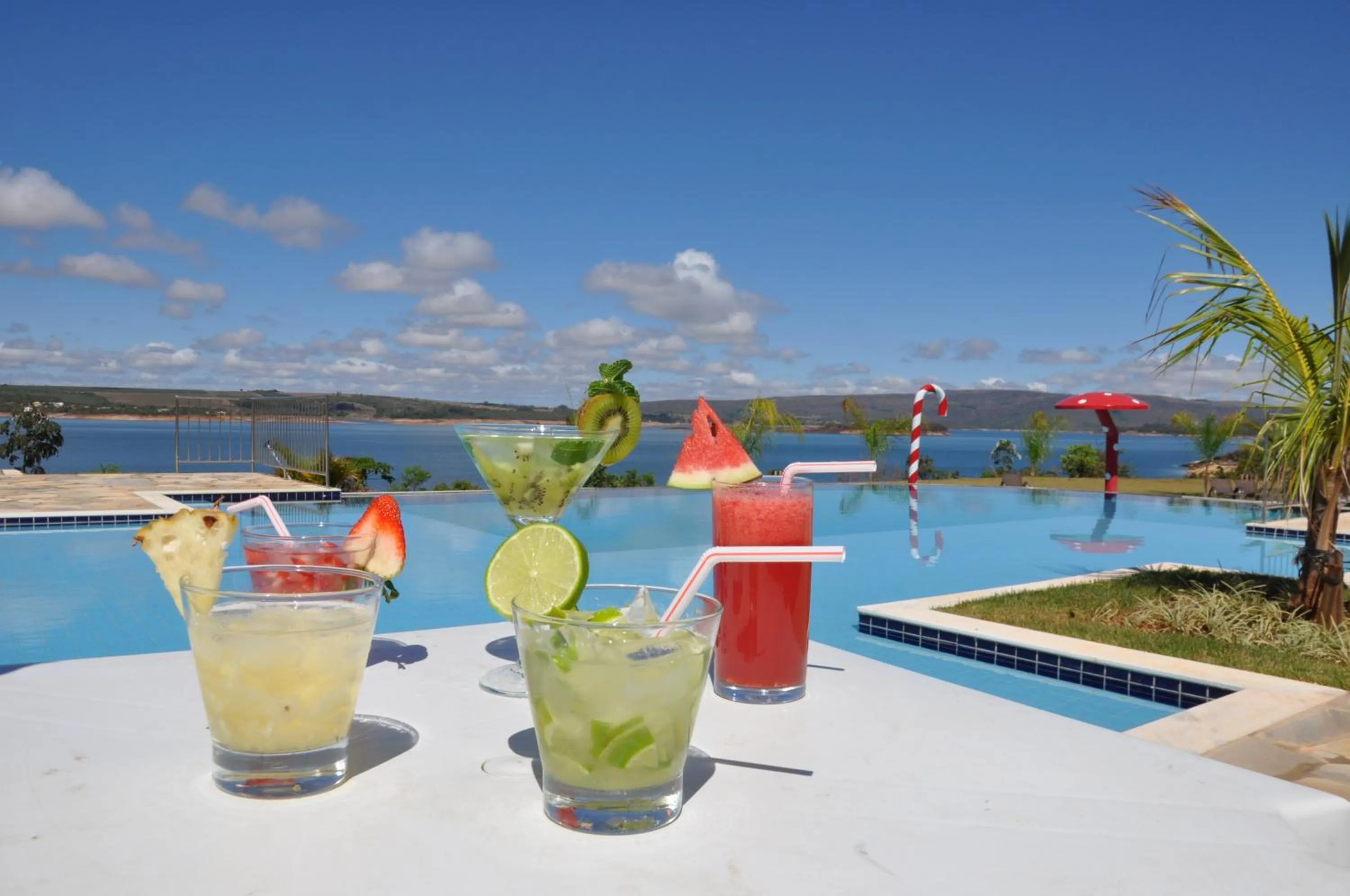 Swimming pool in Riviera Capitólio Hotel