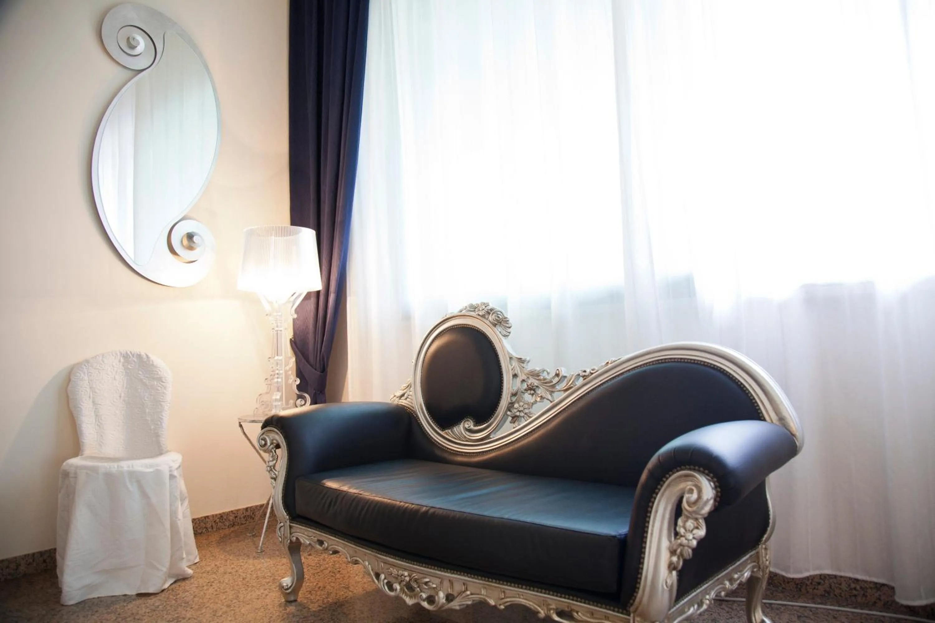 Seating area in Hotel Silver