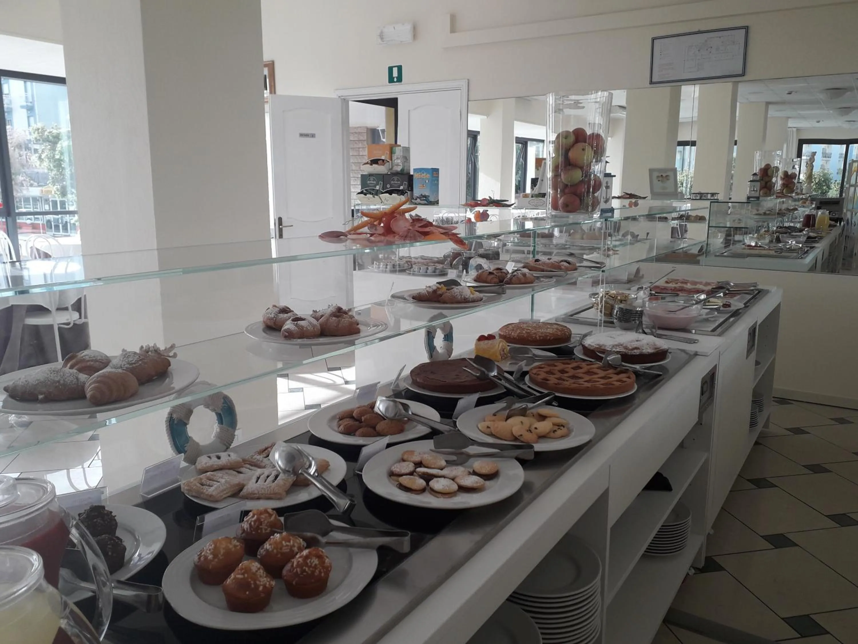 Breakfast in Hotel Silver