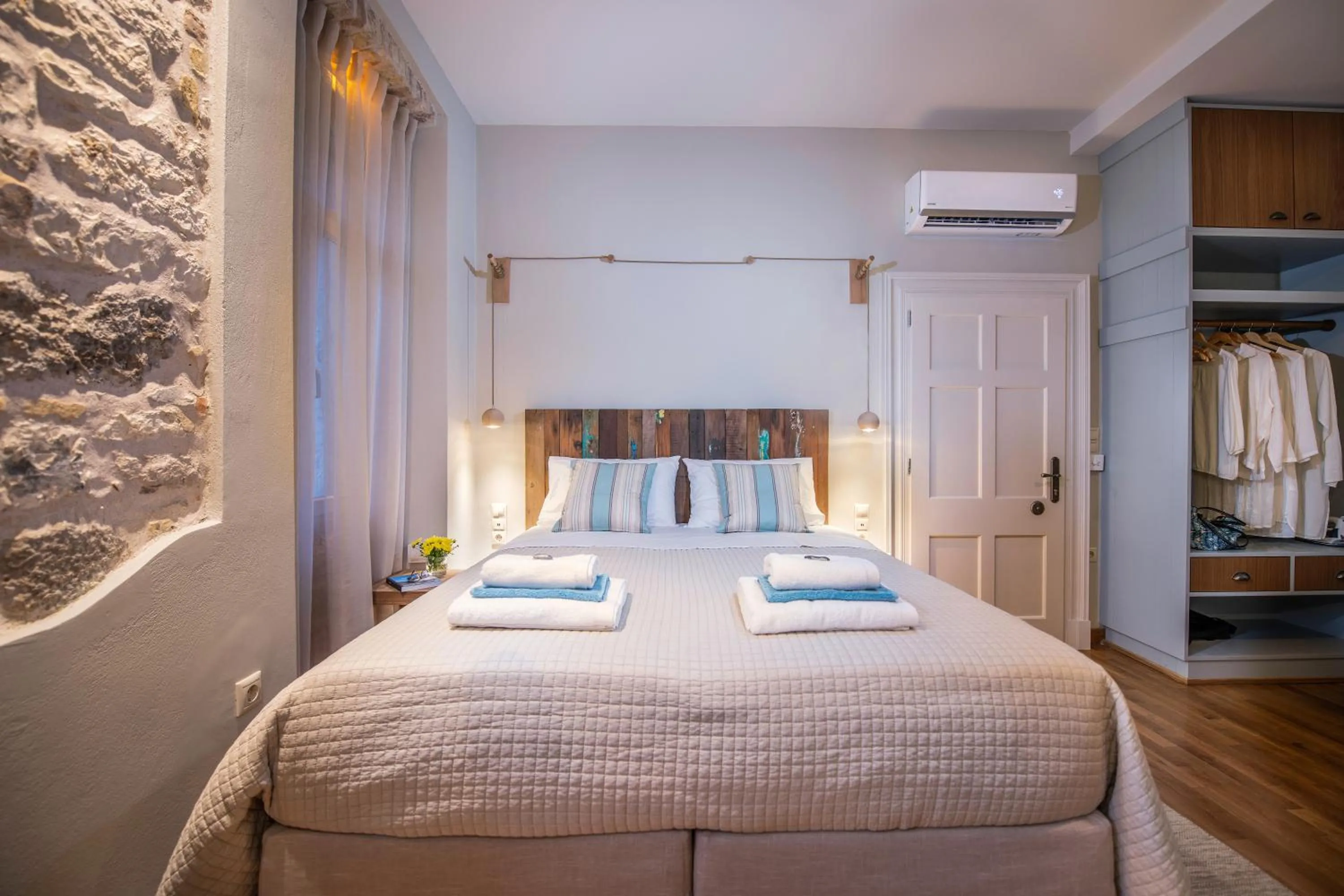 The "Fan" studio in the heart of Old Corfu Town