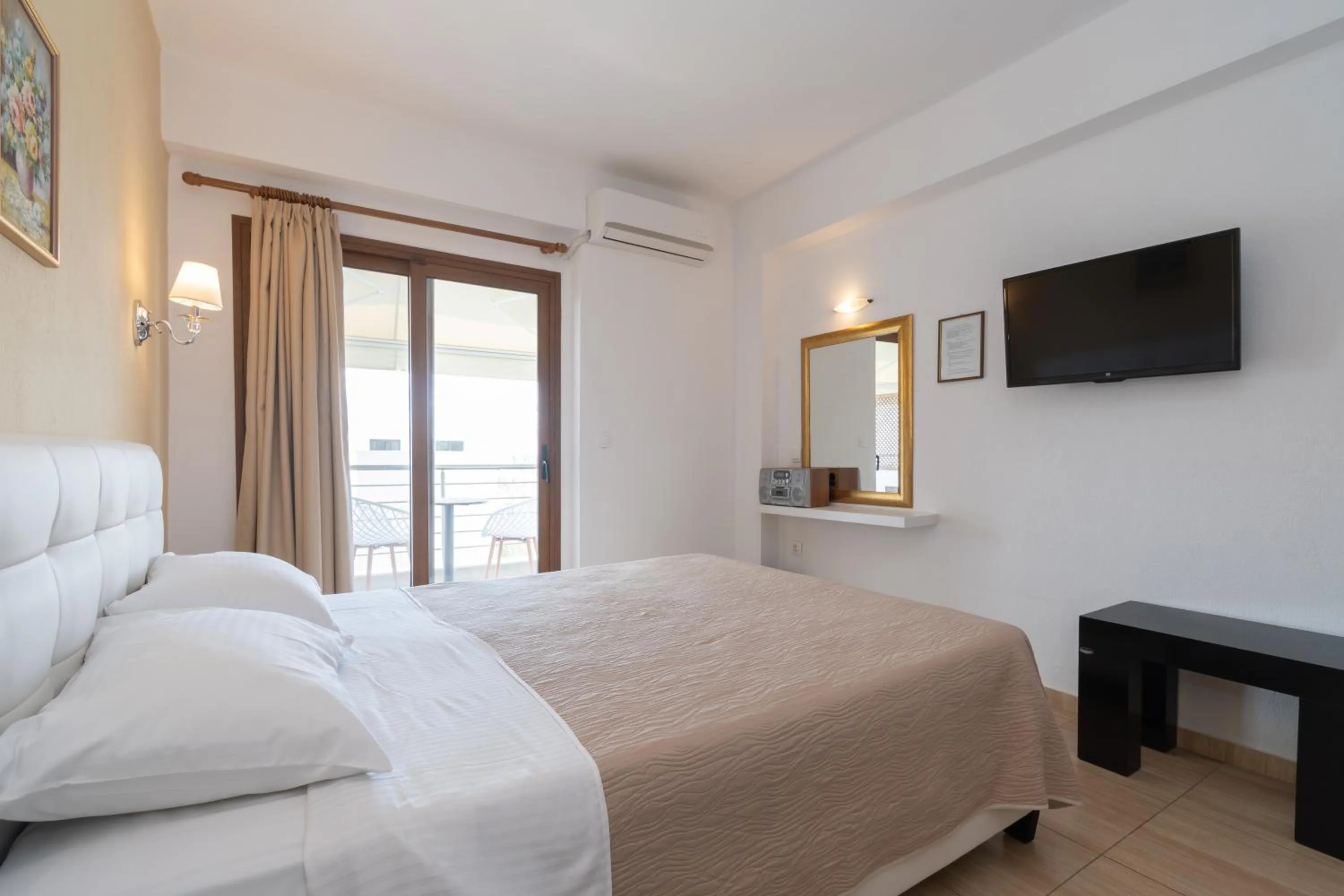 Photo of the whole room, Bed in Star Paradise Hotel