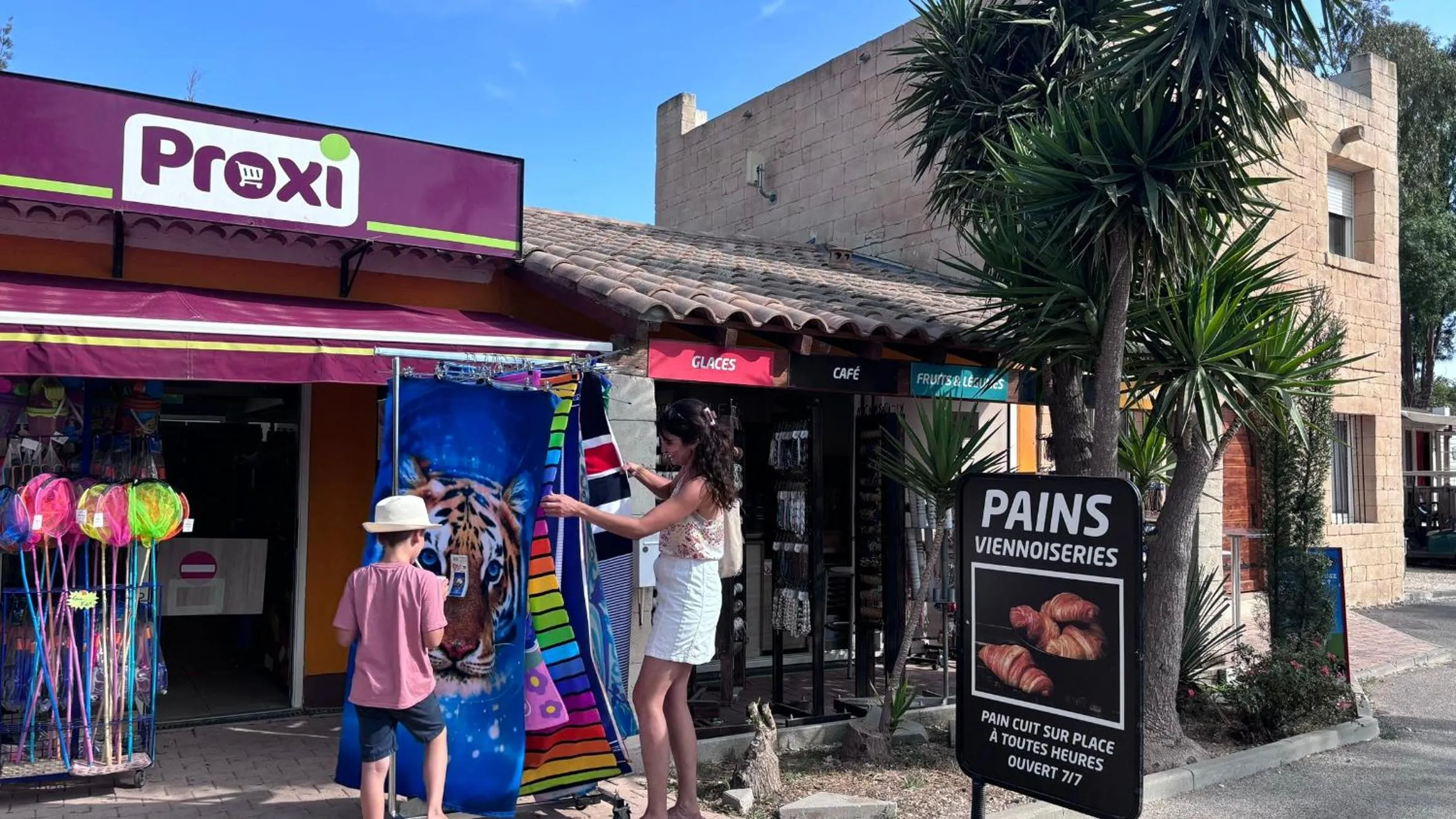 Supermarket/grocery shop in Camping Les Palmiers