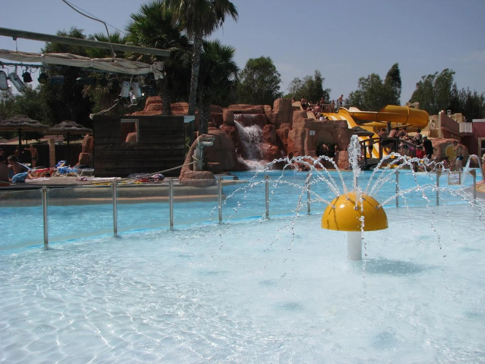 Aqua park in Camping Les Palmiers