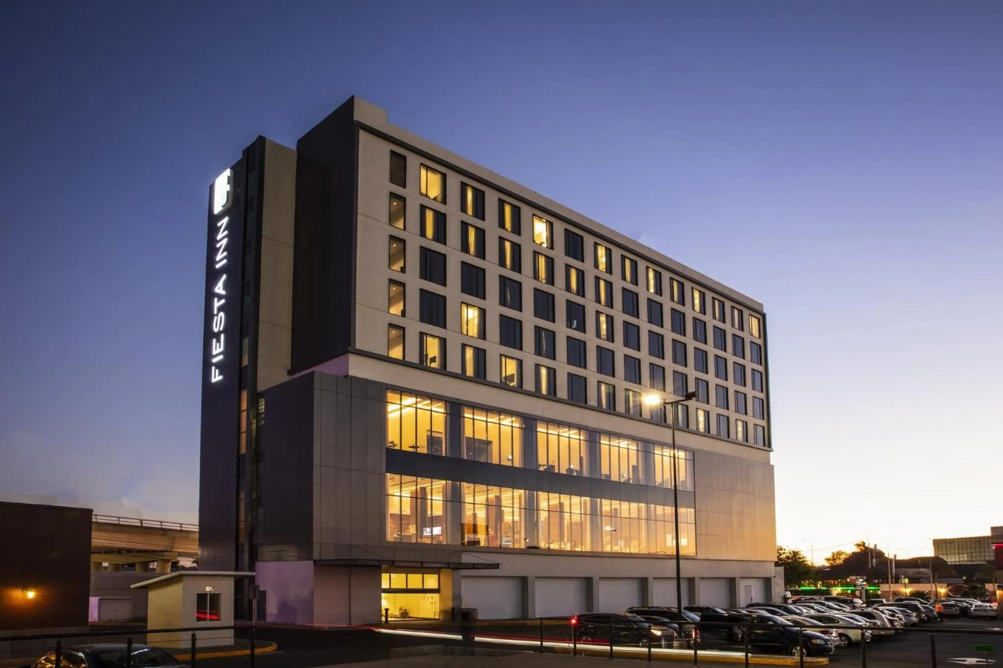 Property building in Fiesta Inn Aguascalientes Patio