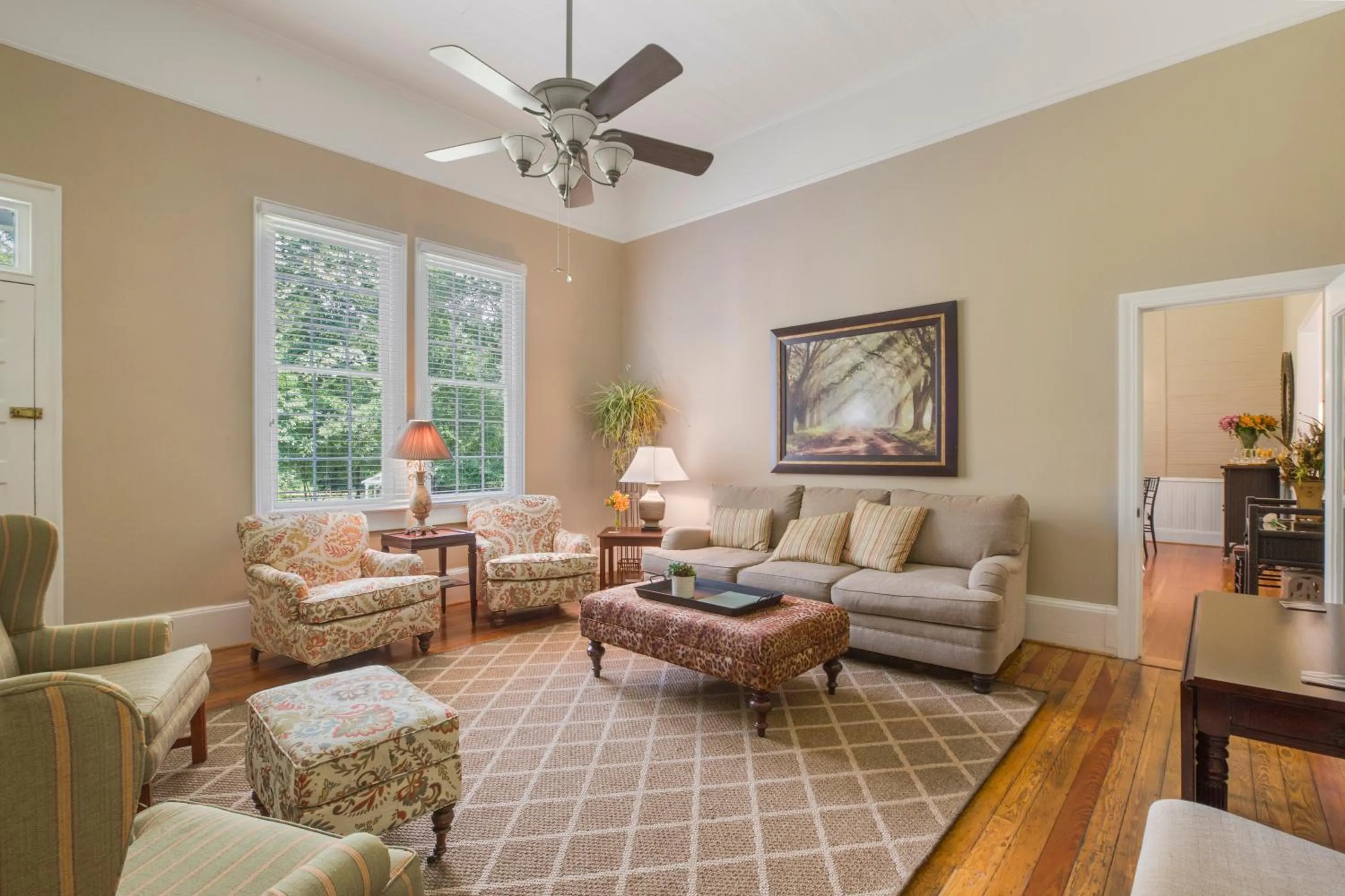 Living room in Liberty Hall Bed and Breakfast