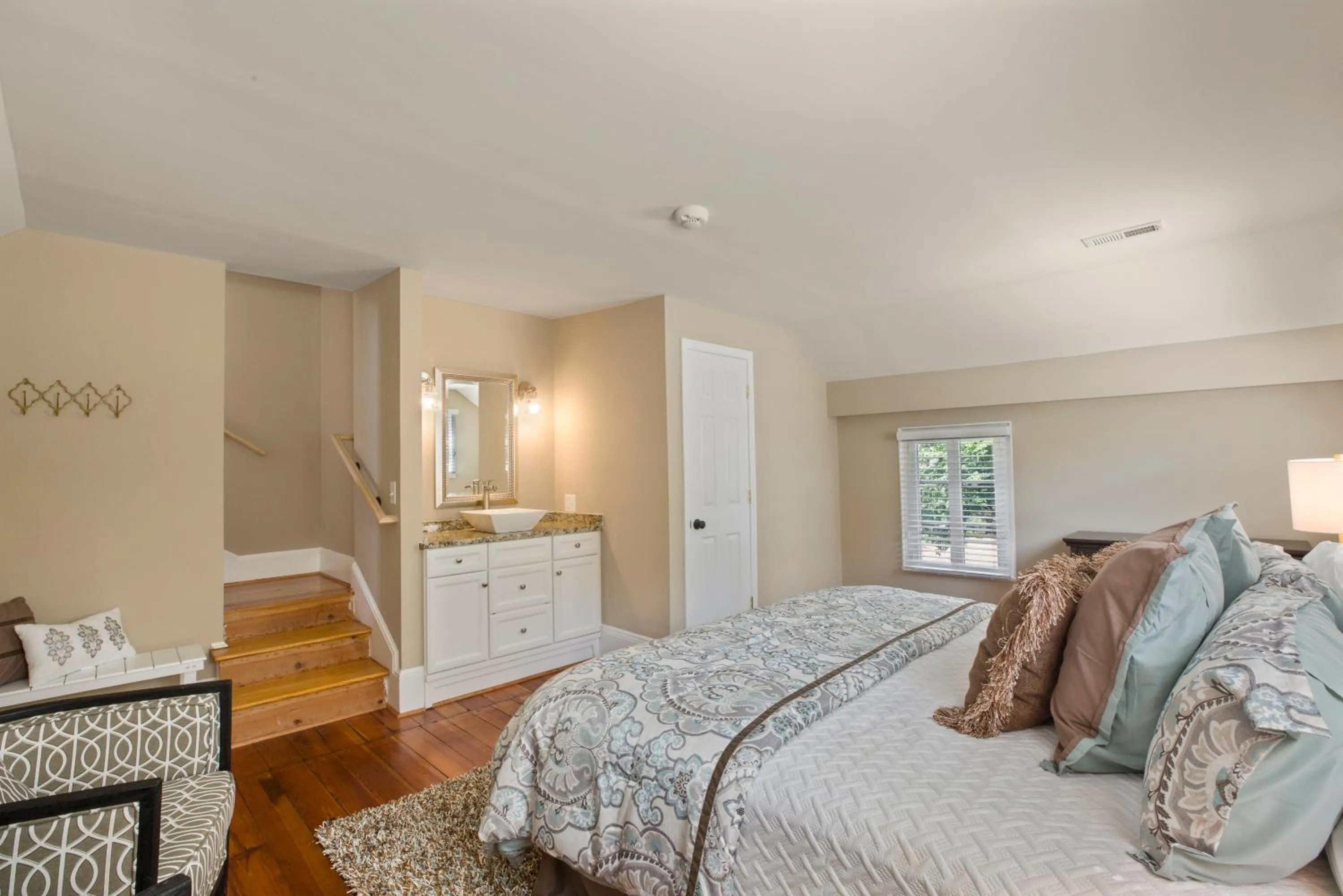 Bed in Liberty Hall Bed and Breakfast