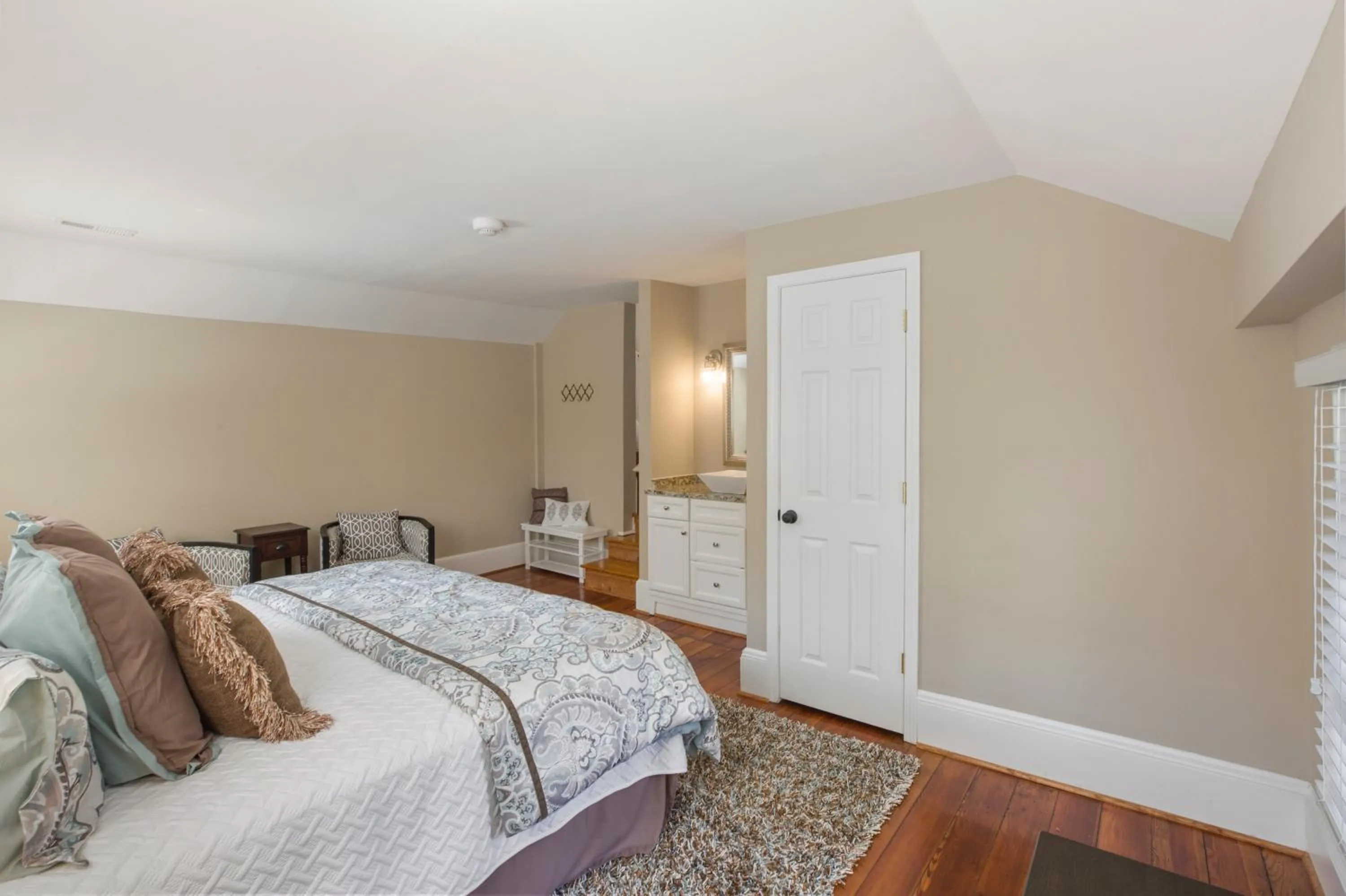 Bed in Liberty Hall Bed and Breakfast