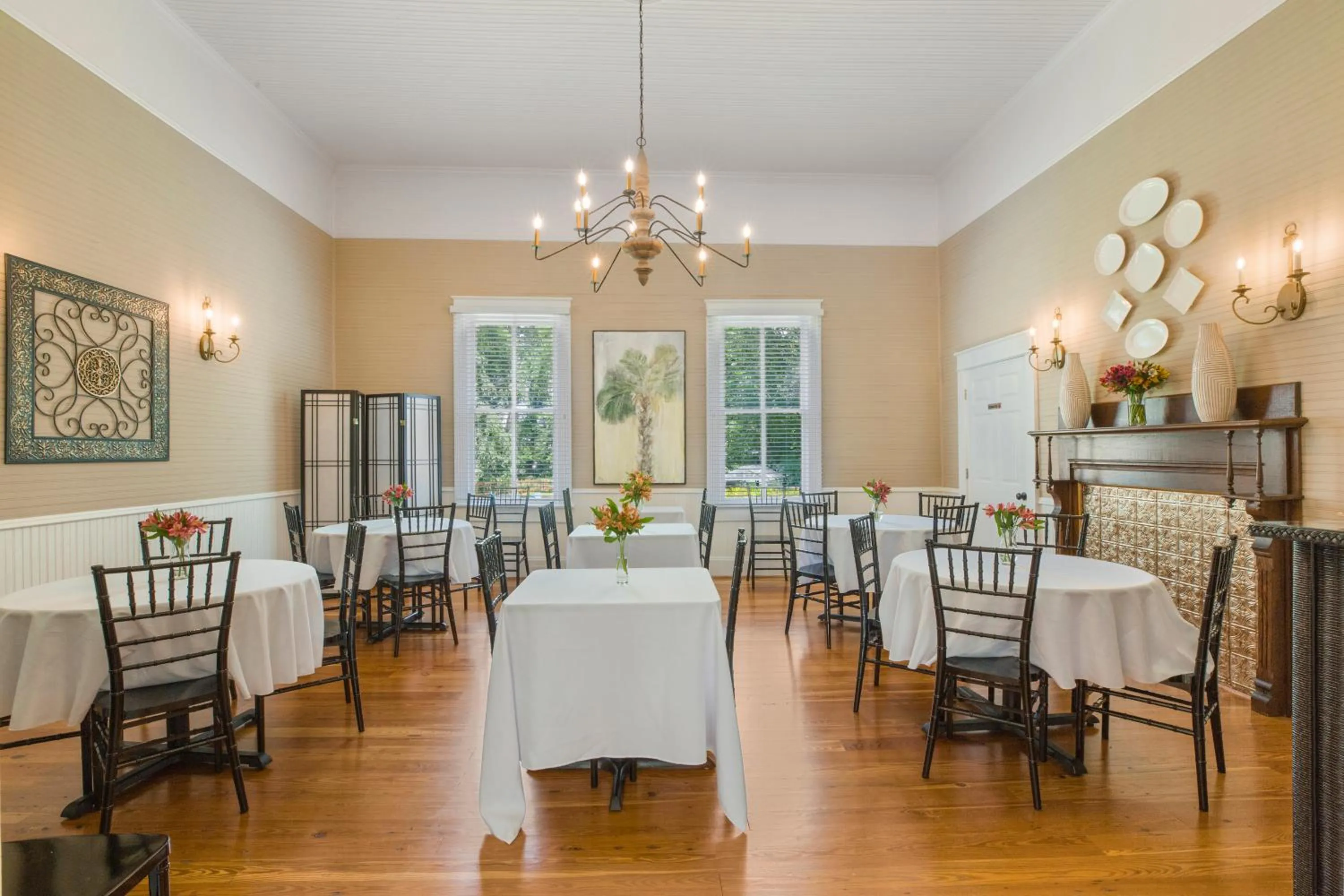 Restaurant/places to eat in Liberty Hall Bed and Breakfast