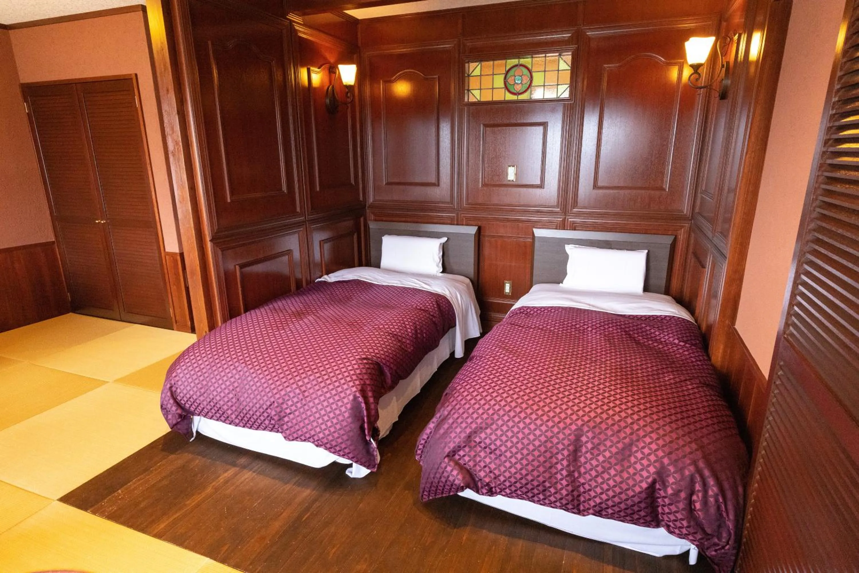 Photo of the whole room, Bed in Tsuruga Sazanami Resort Chobei