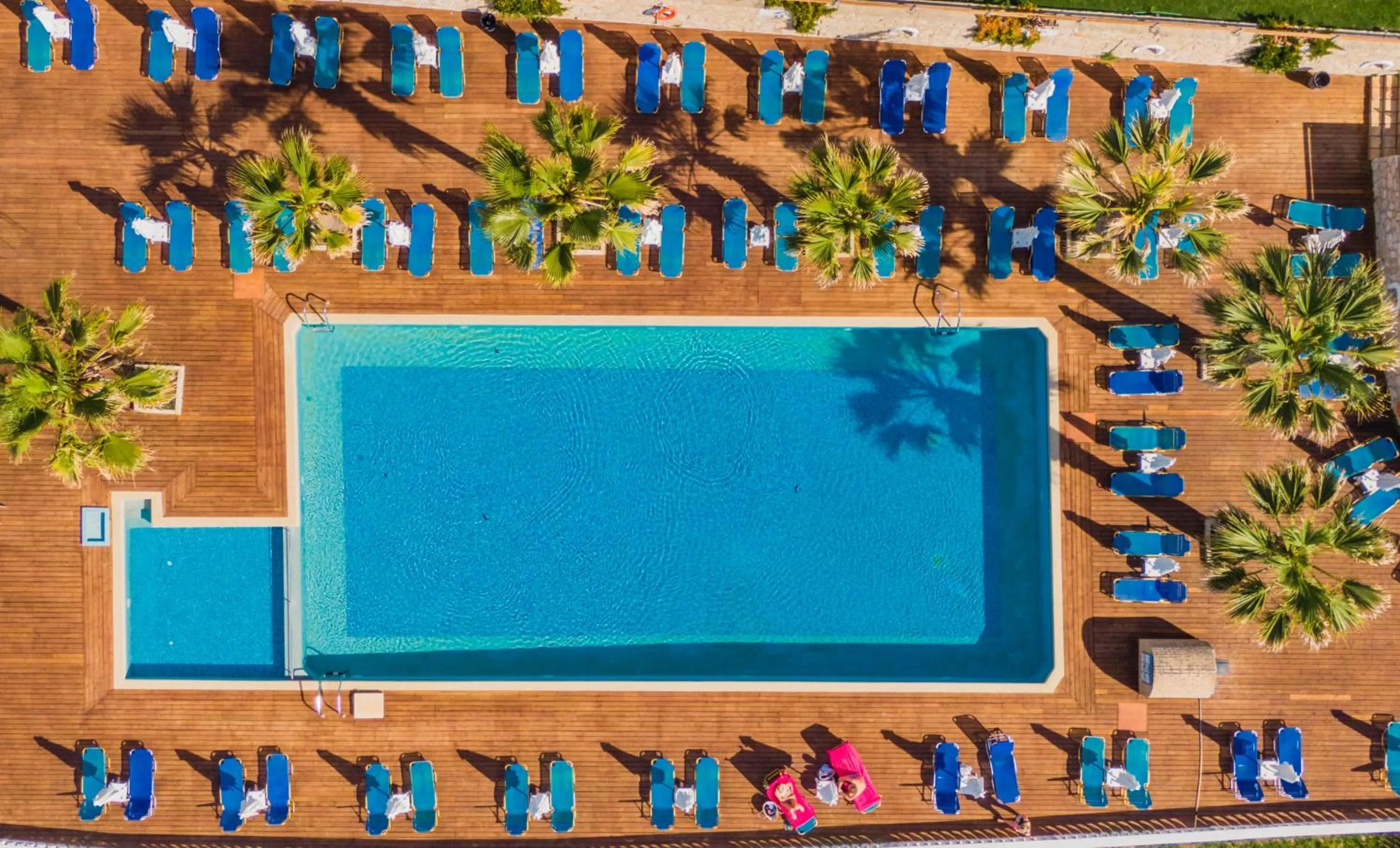 Swimming pool in Crystal Beach Hotel