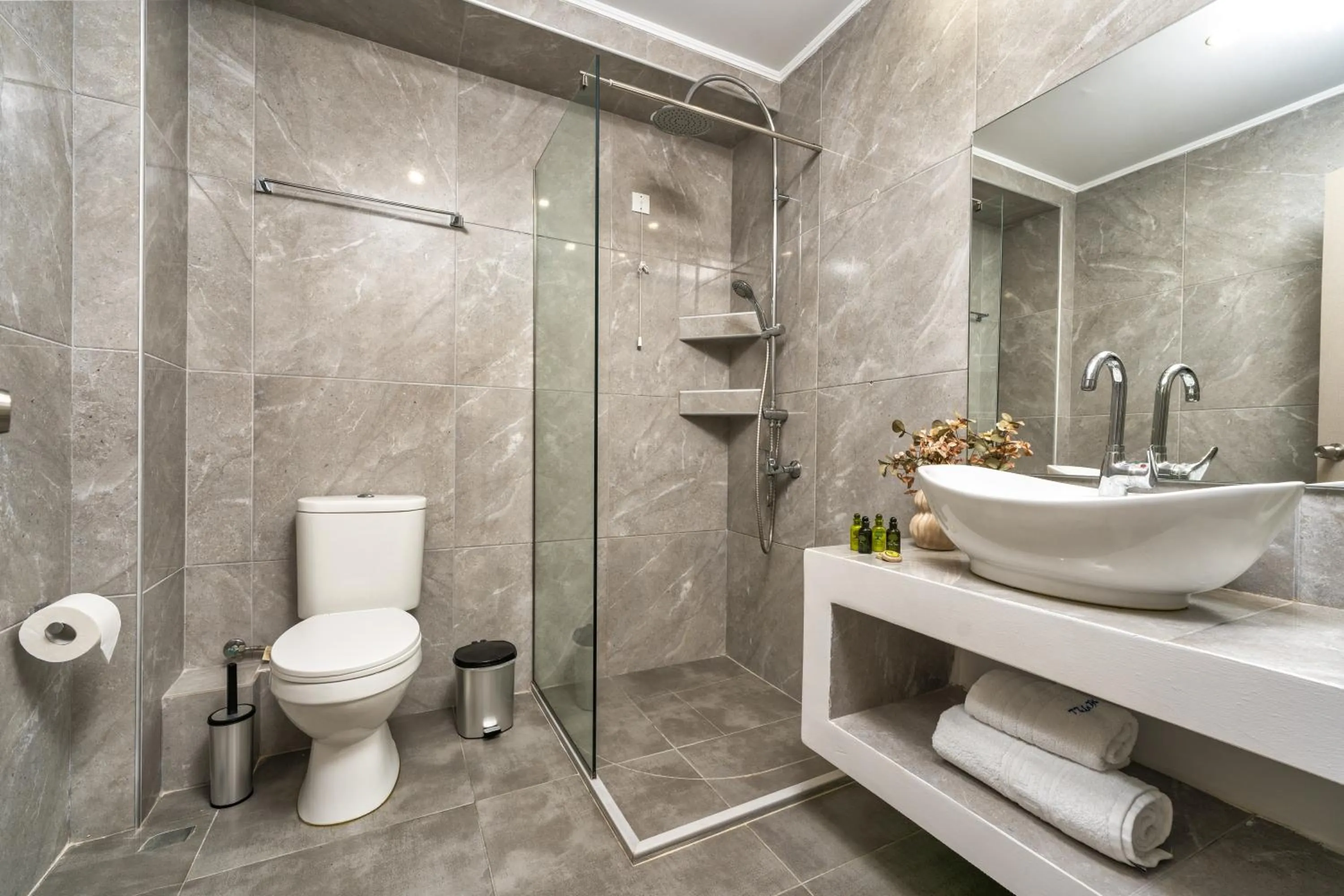 Shower in Crystal Beach Hotel