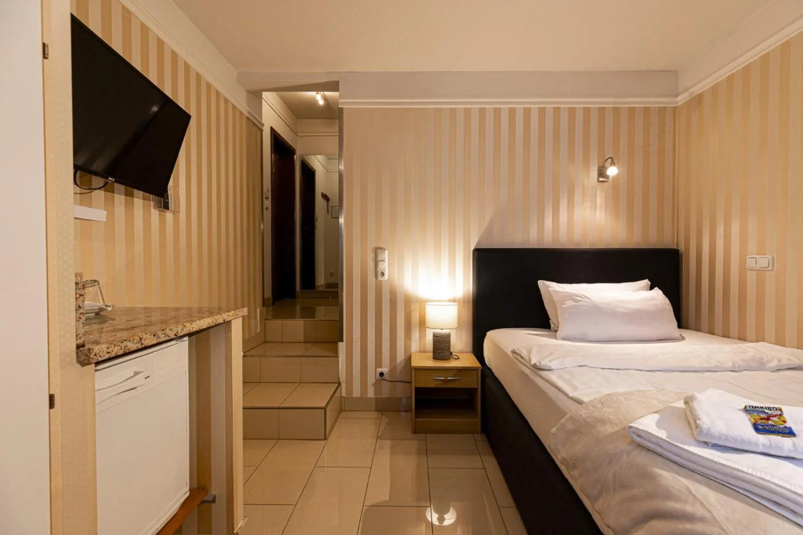 Bed in Business Pension Gasper