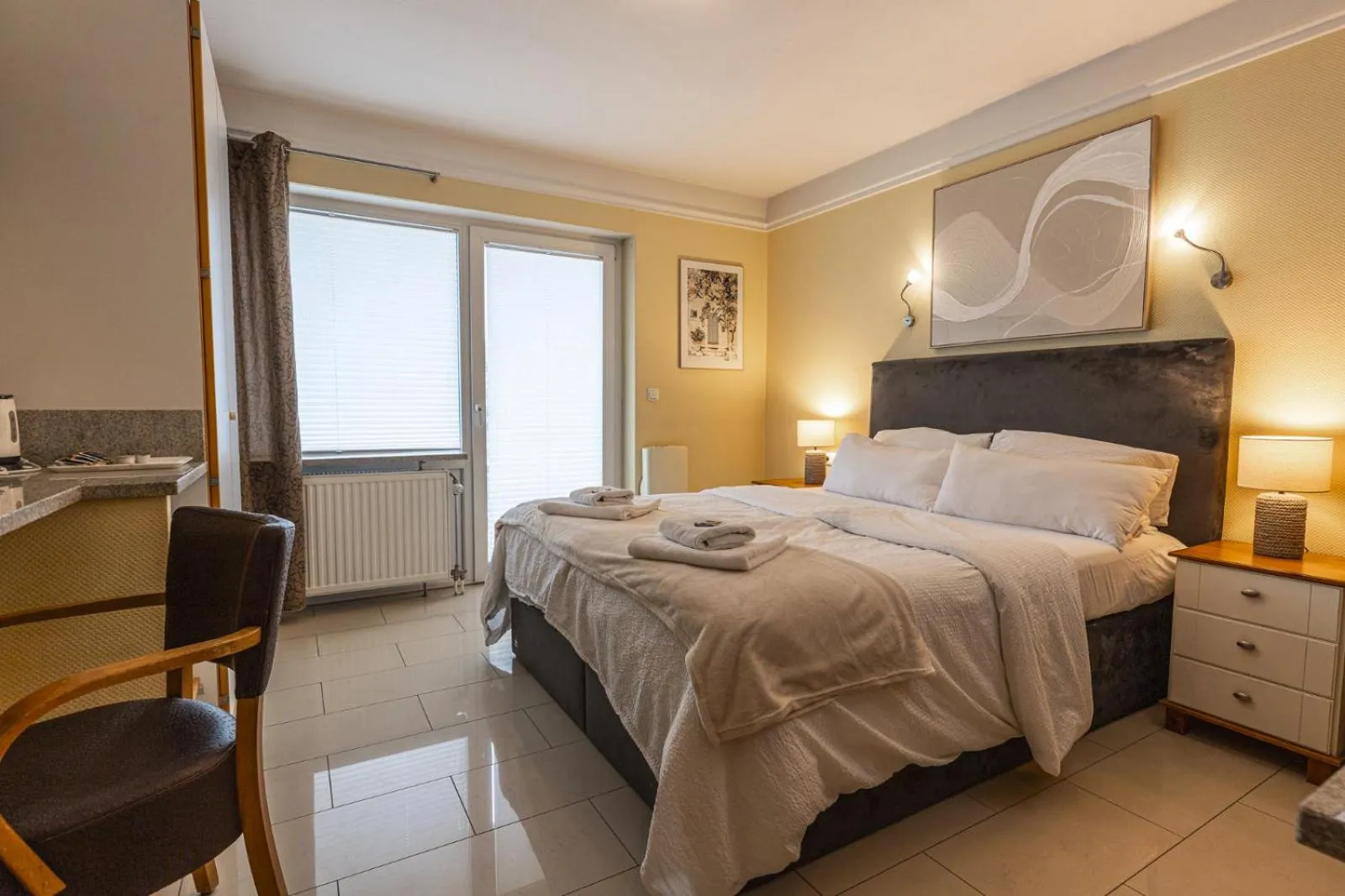 Bed in Business Pension Gasper