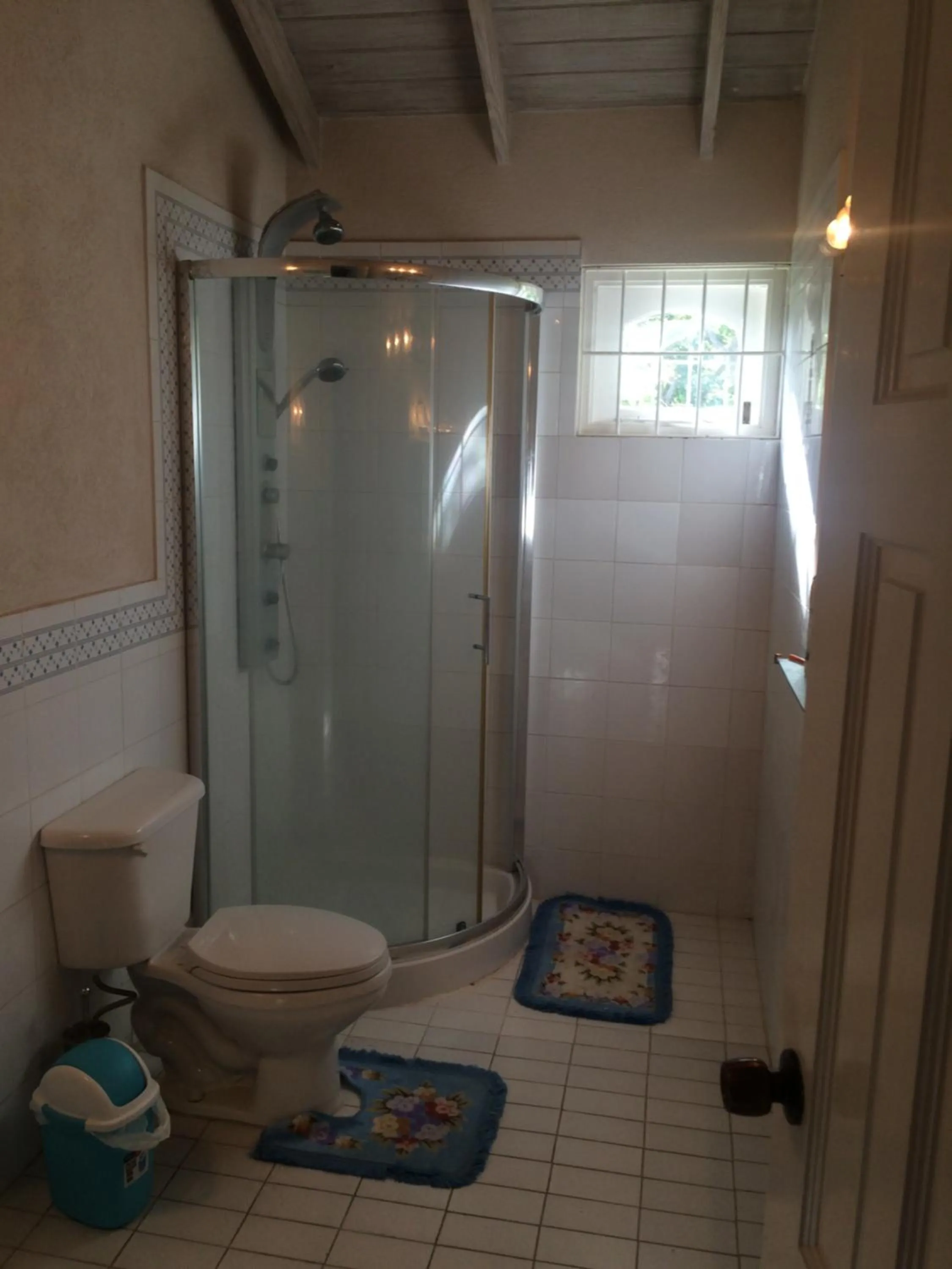 Shower in Spacious White House Villa 1 minute to sandy beaches