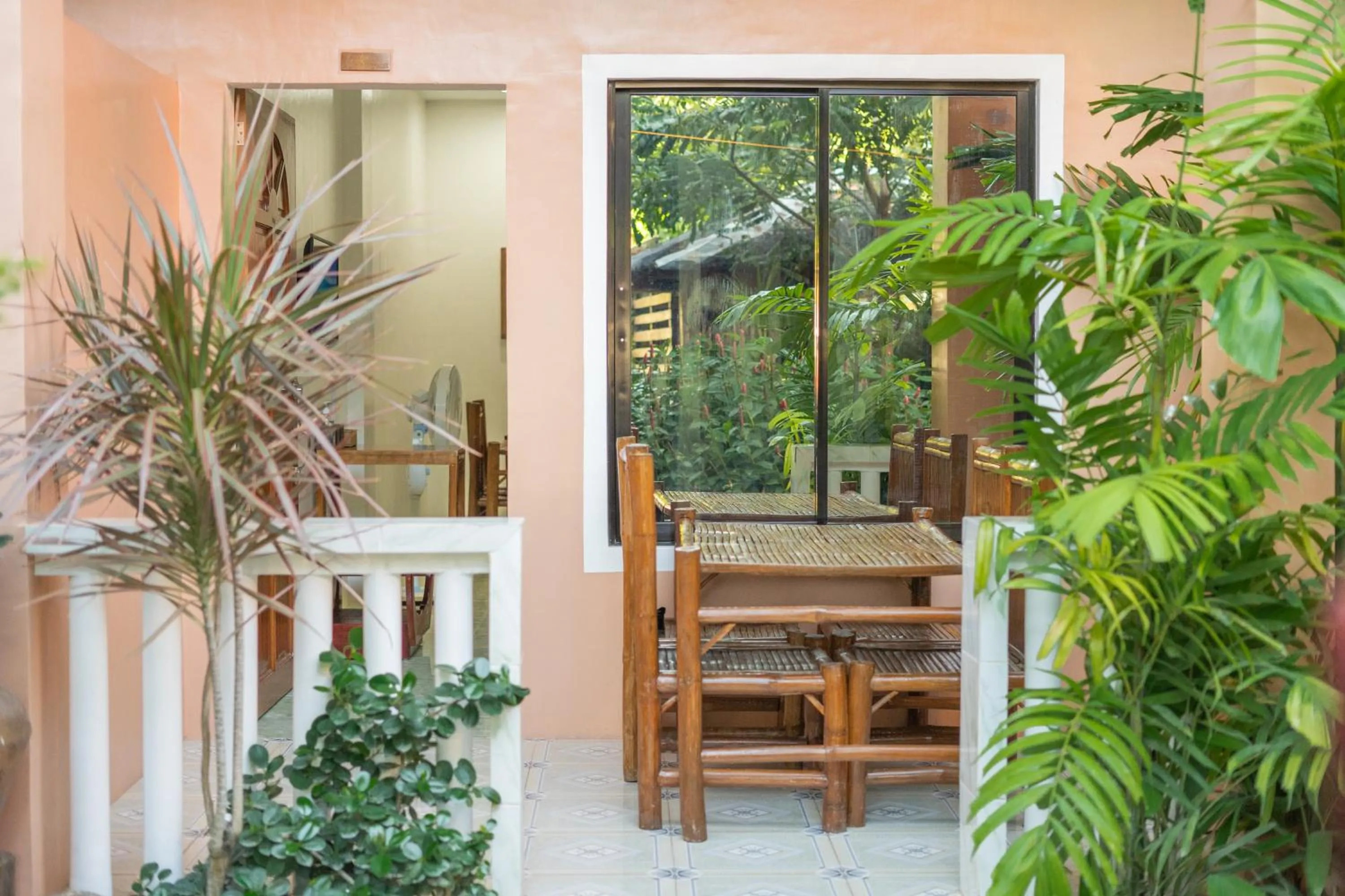 Patio in SMAK's Hotel