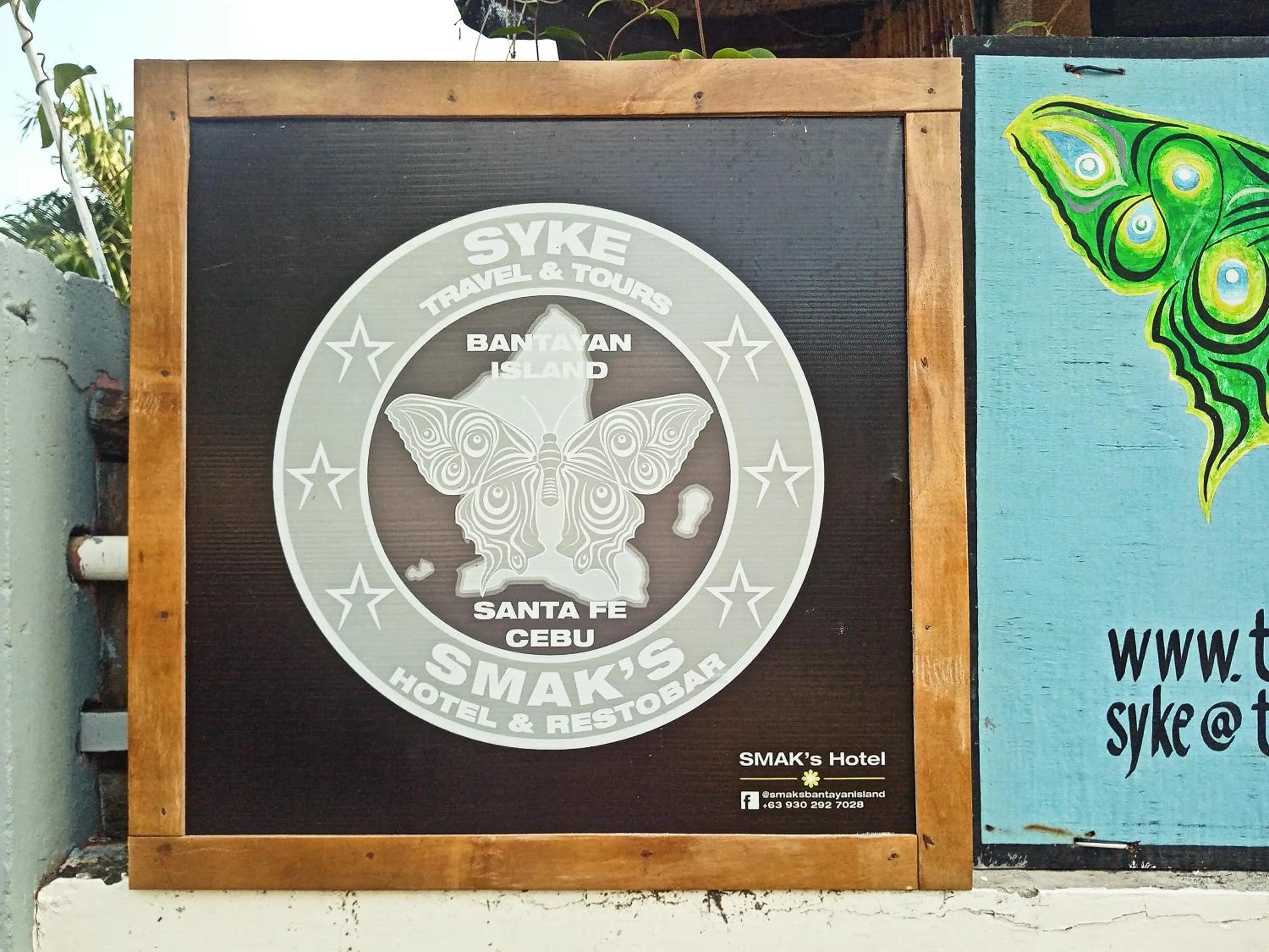 Logo/Certificate/Sign in SMAK's Hotel