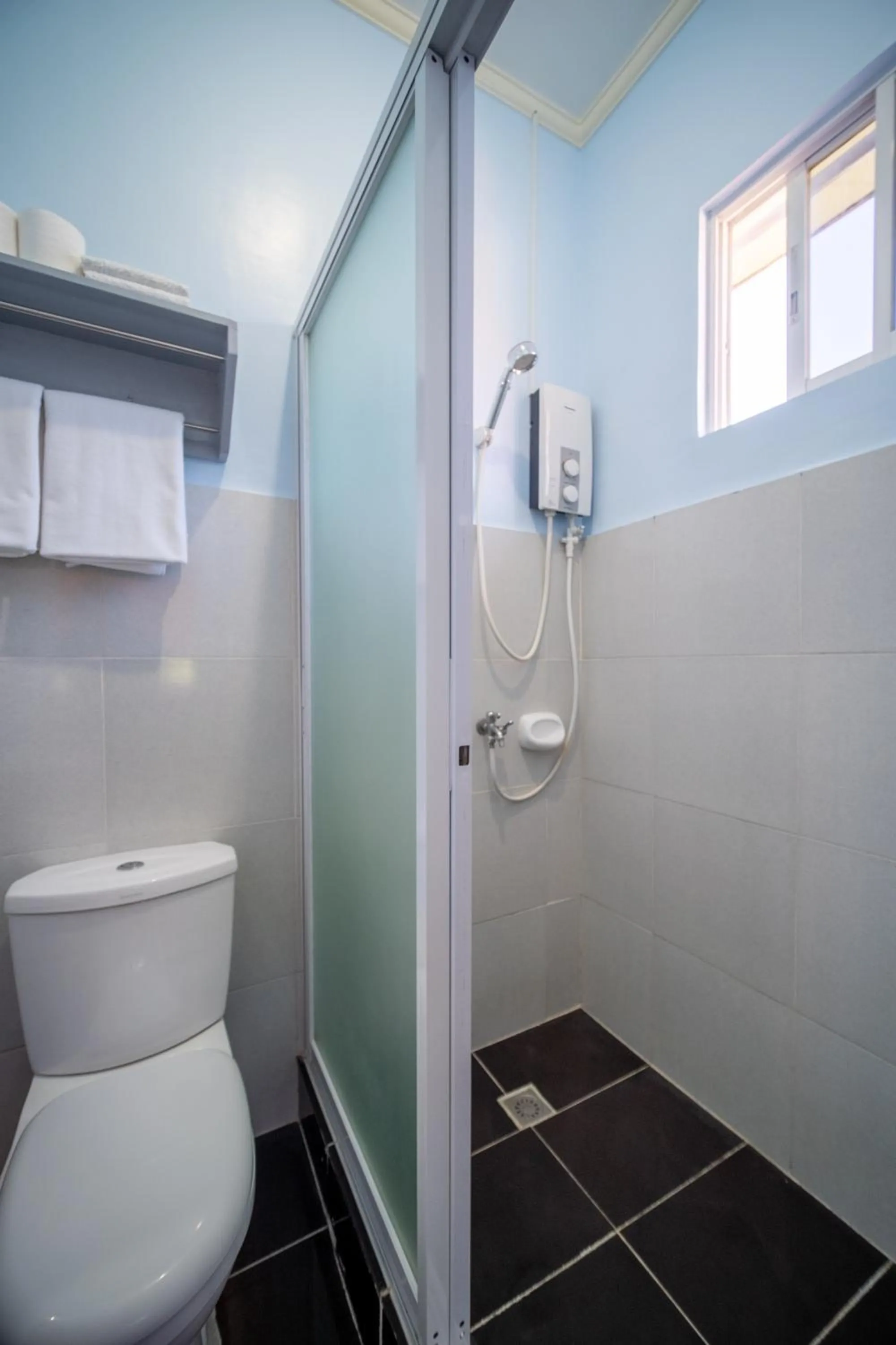 Shower in SMAK's Hotel