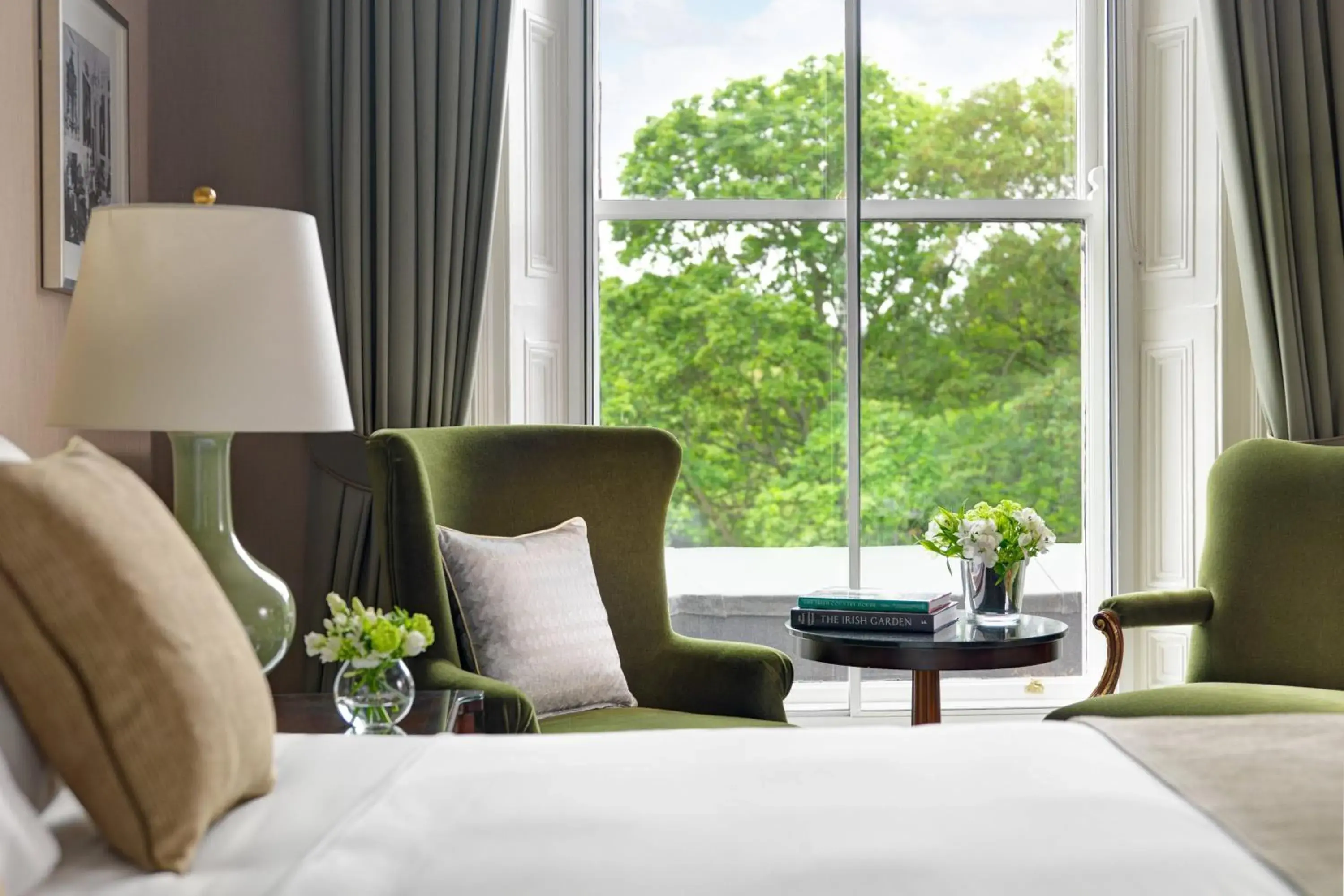Photo of the whole room, Bed in The Shelbourne, Autograph Collection Photo of the whole room, Bed in The Shelbourne, Autograph Collection