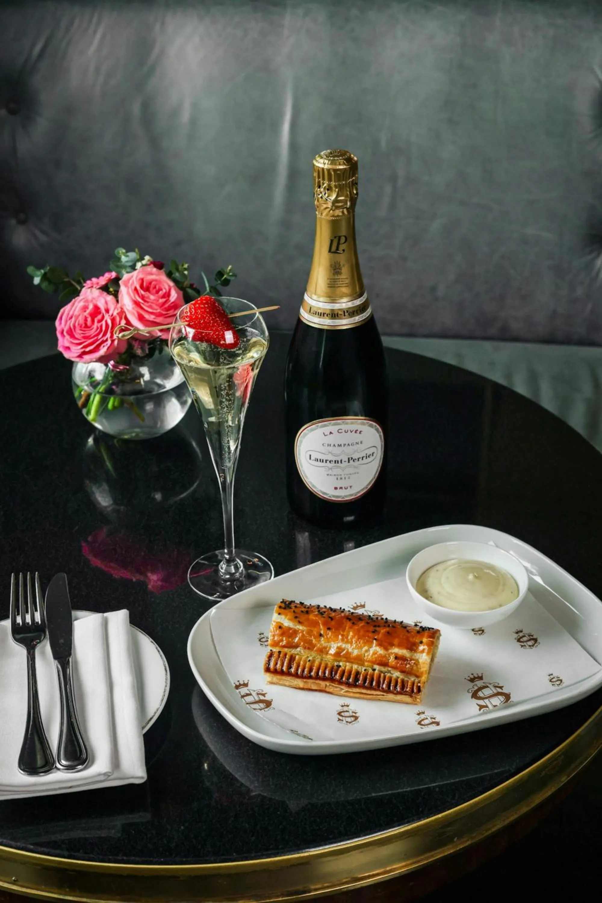 Lounge or bar in The Shelbourne, Autograph Collection