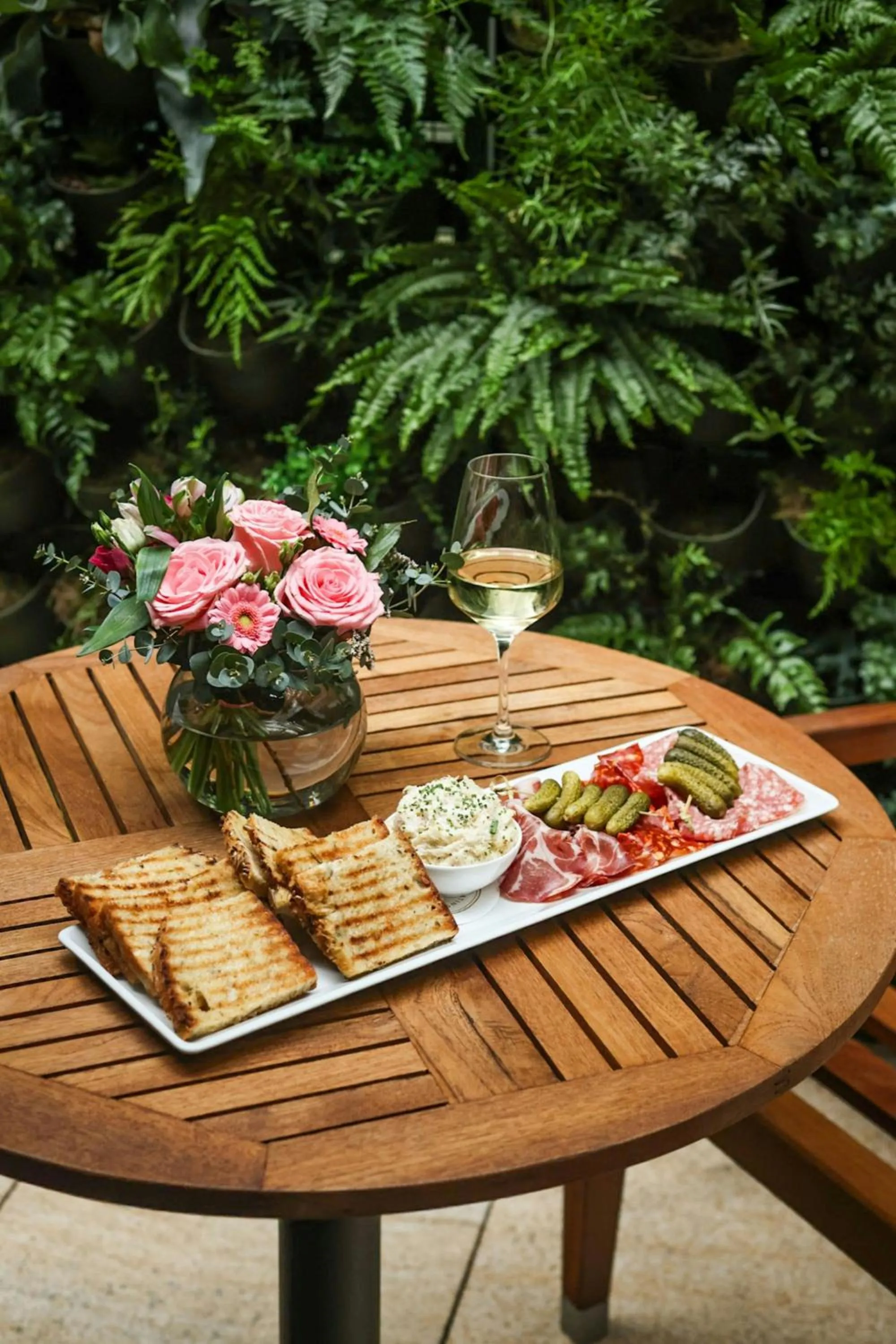 Restaurant/places to eat in The Shelbourne, Autograph Collection