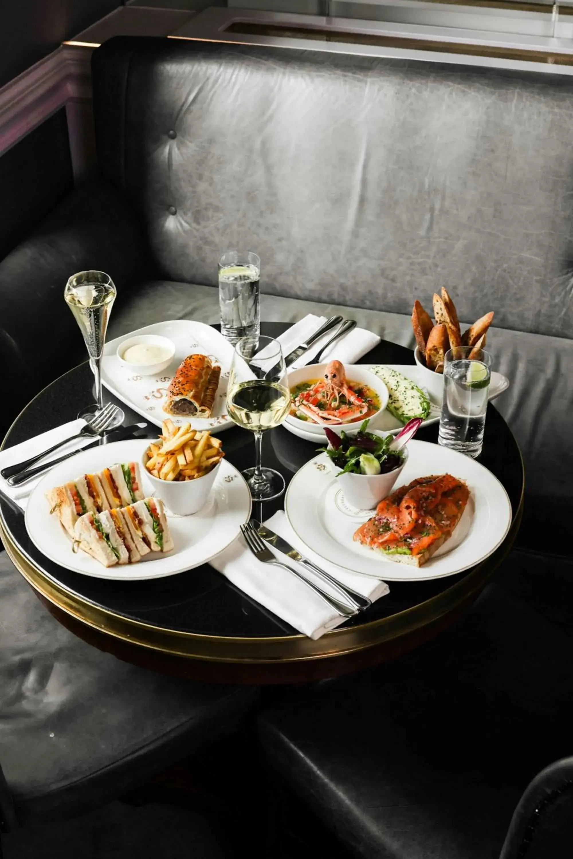 Lounge or bar in The Shelbourne, Autograph Collection Lounge or bar in The Shelbourne, Autograph Collection