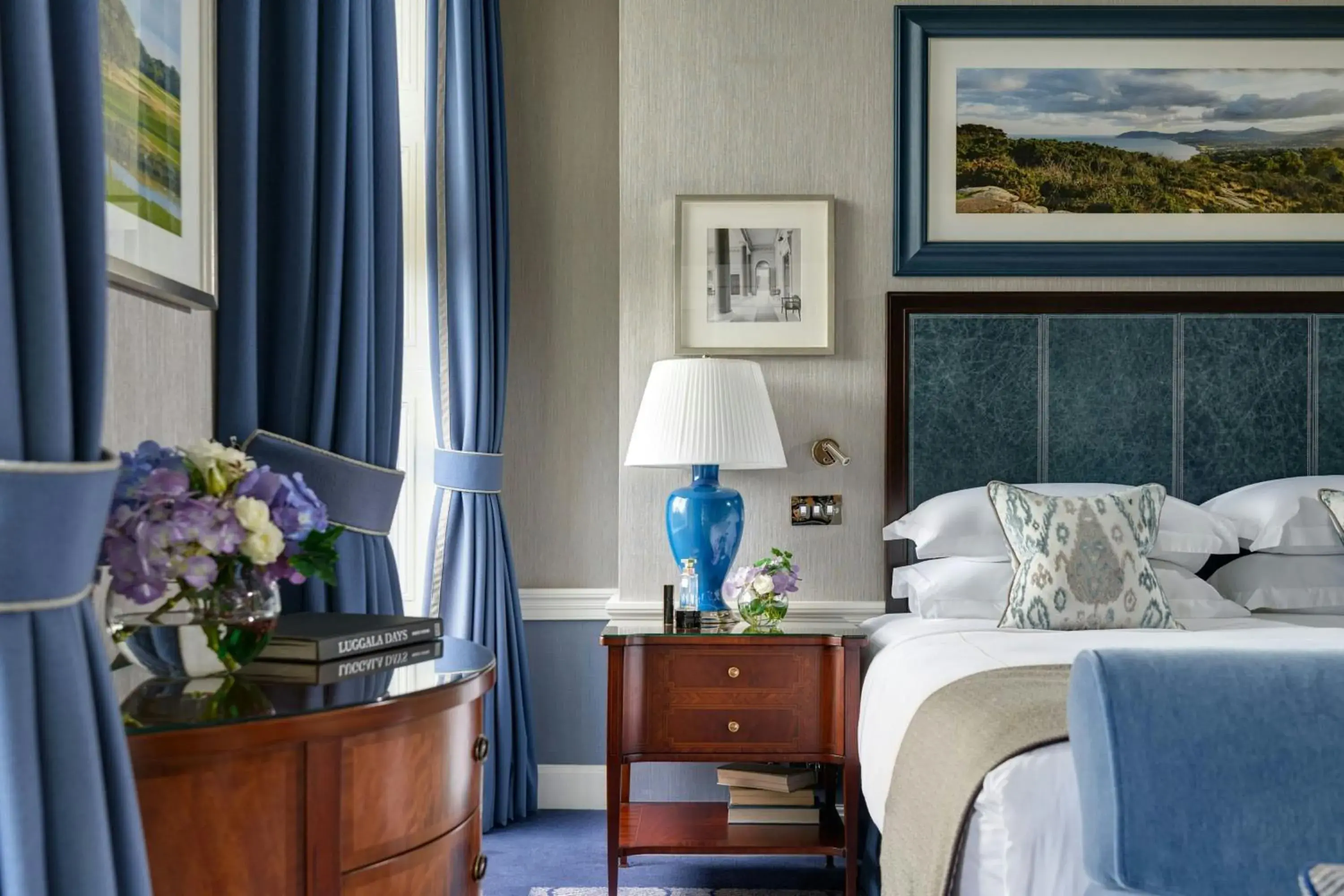 Photo of the whole room, Bed in The Shelbourne, Autograph Collection Photo of the whole room, Bed in The Shelbourne, Autograph Collection