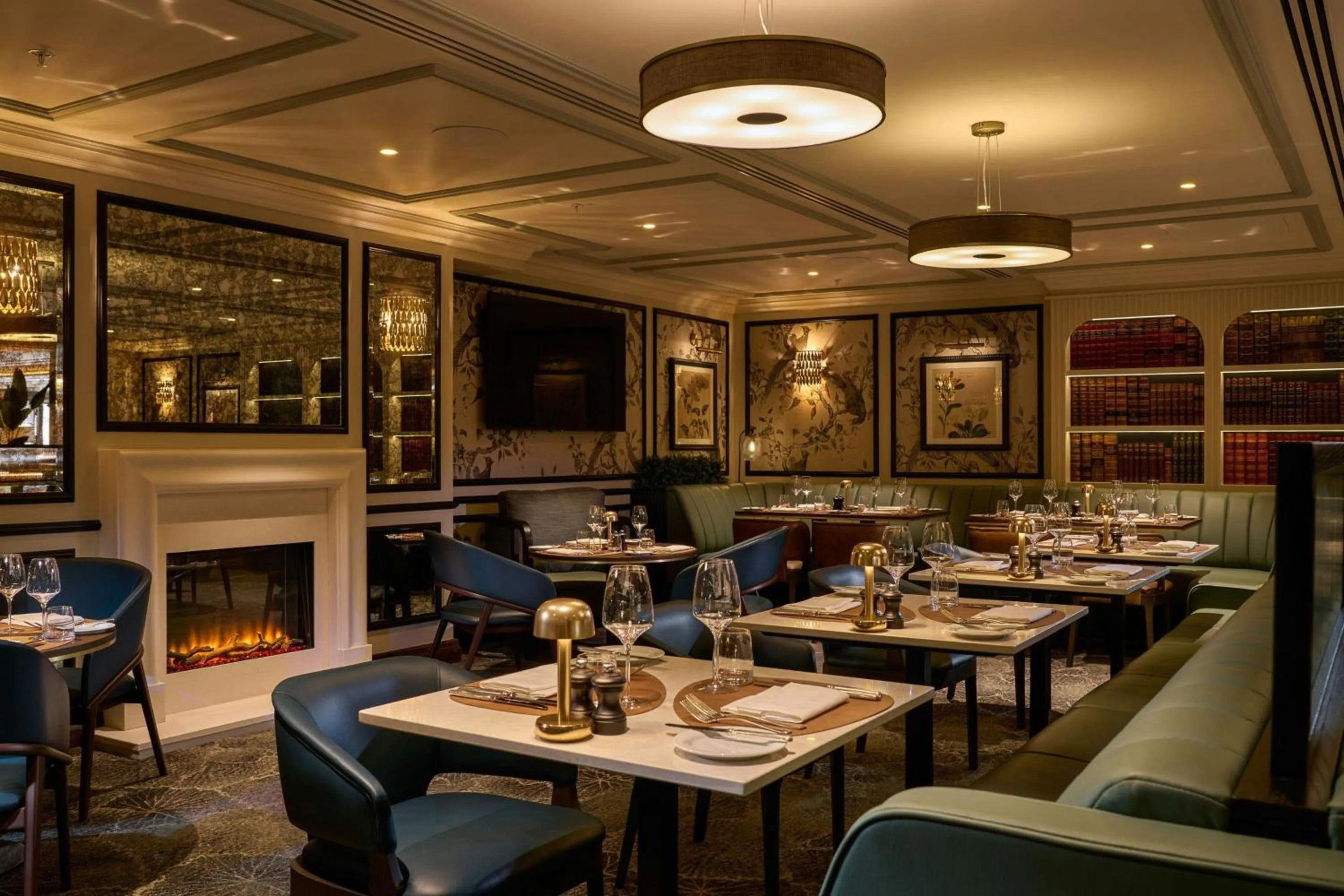 Lounge or bar in Powerscourt Hotel, Autograph Collection