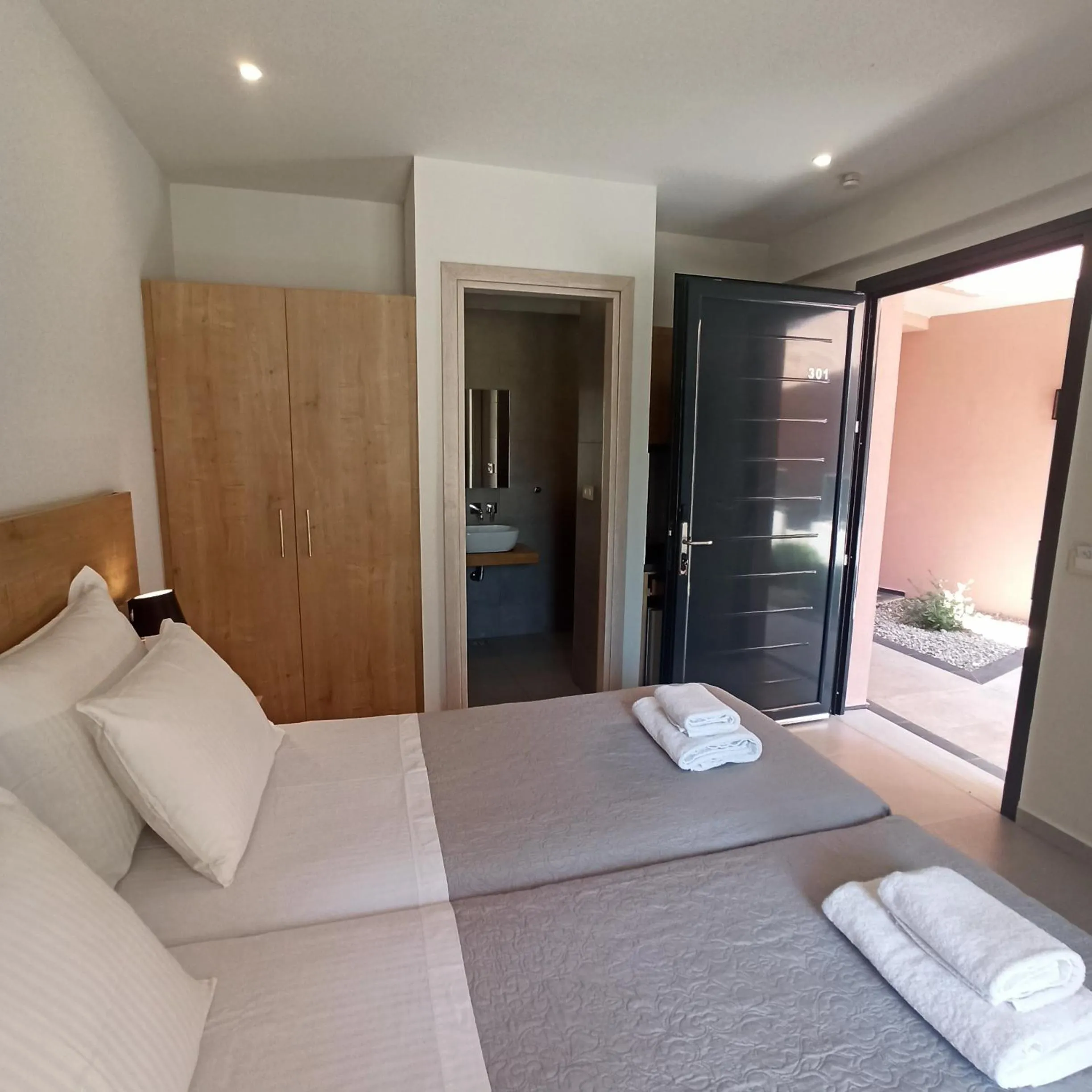 Bed in Trianon Studios