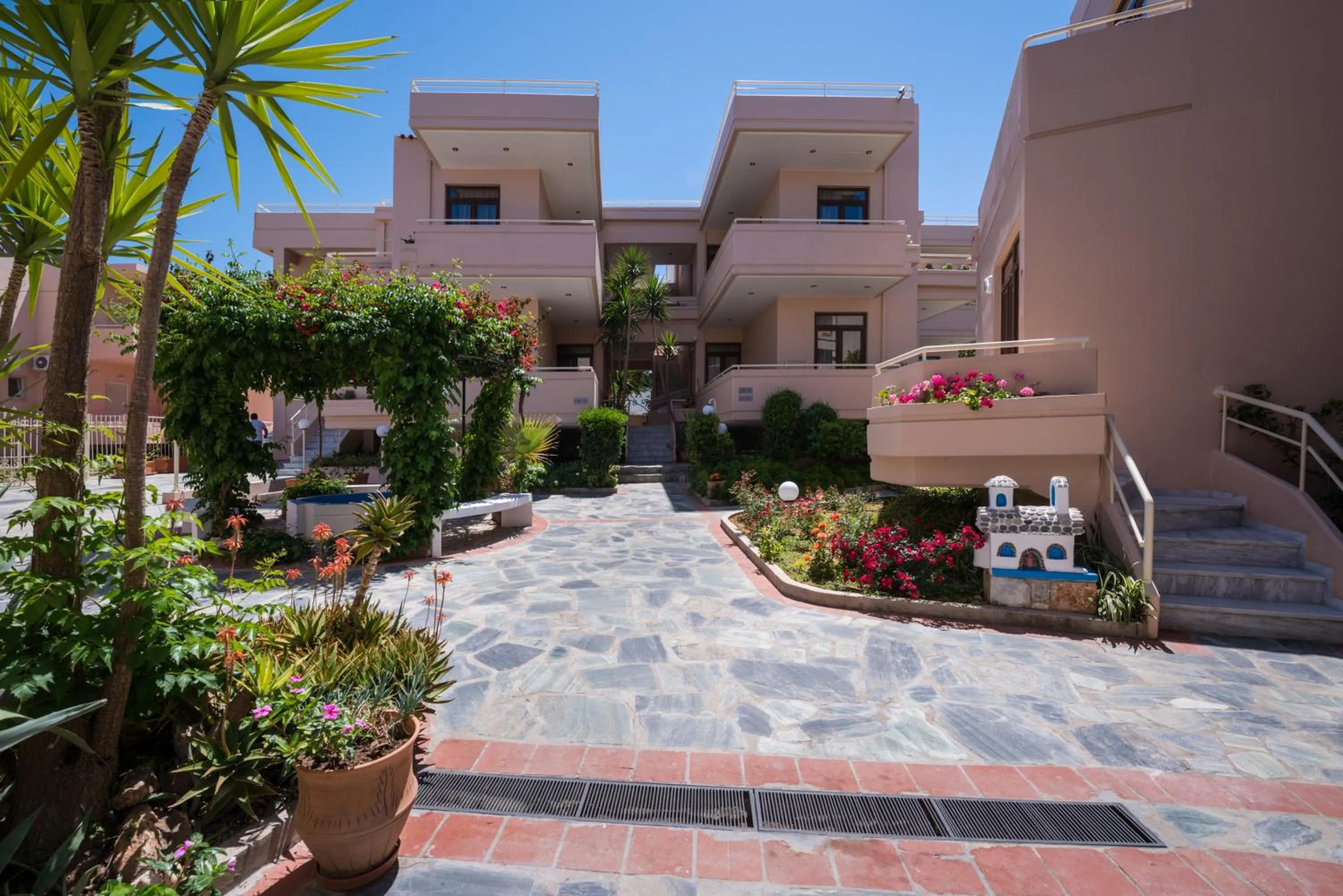 Garden in Oscar Suites & Village