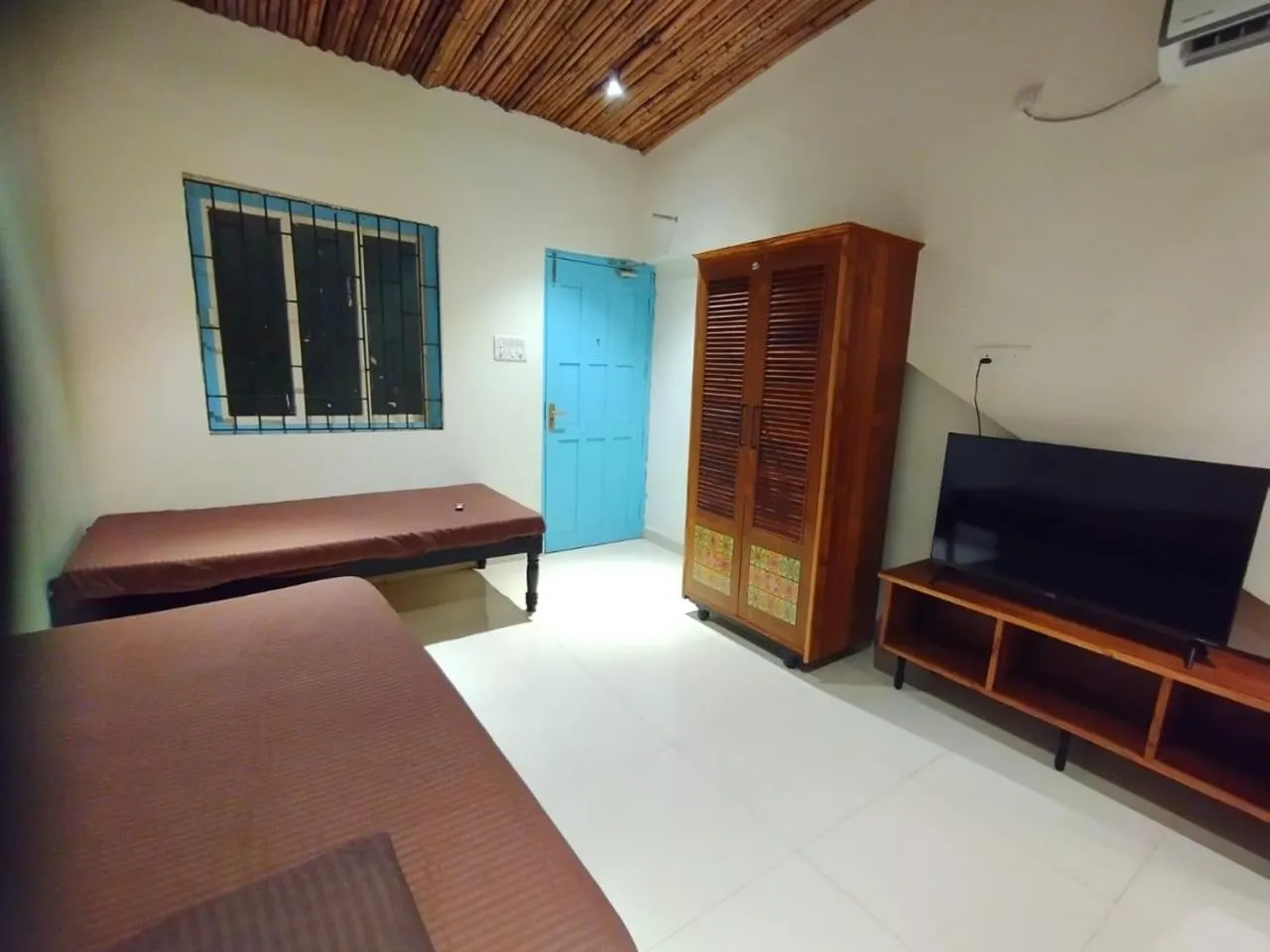 TV and multimedia, Bed in The Baga Village-70 Mtrs From the Baga Beach