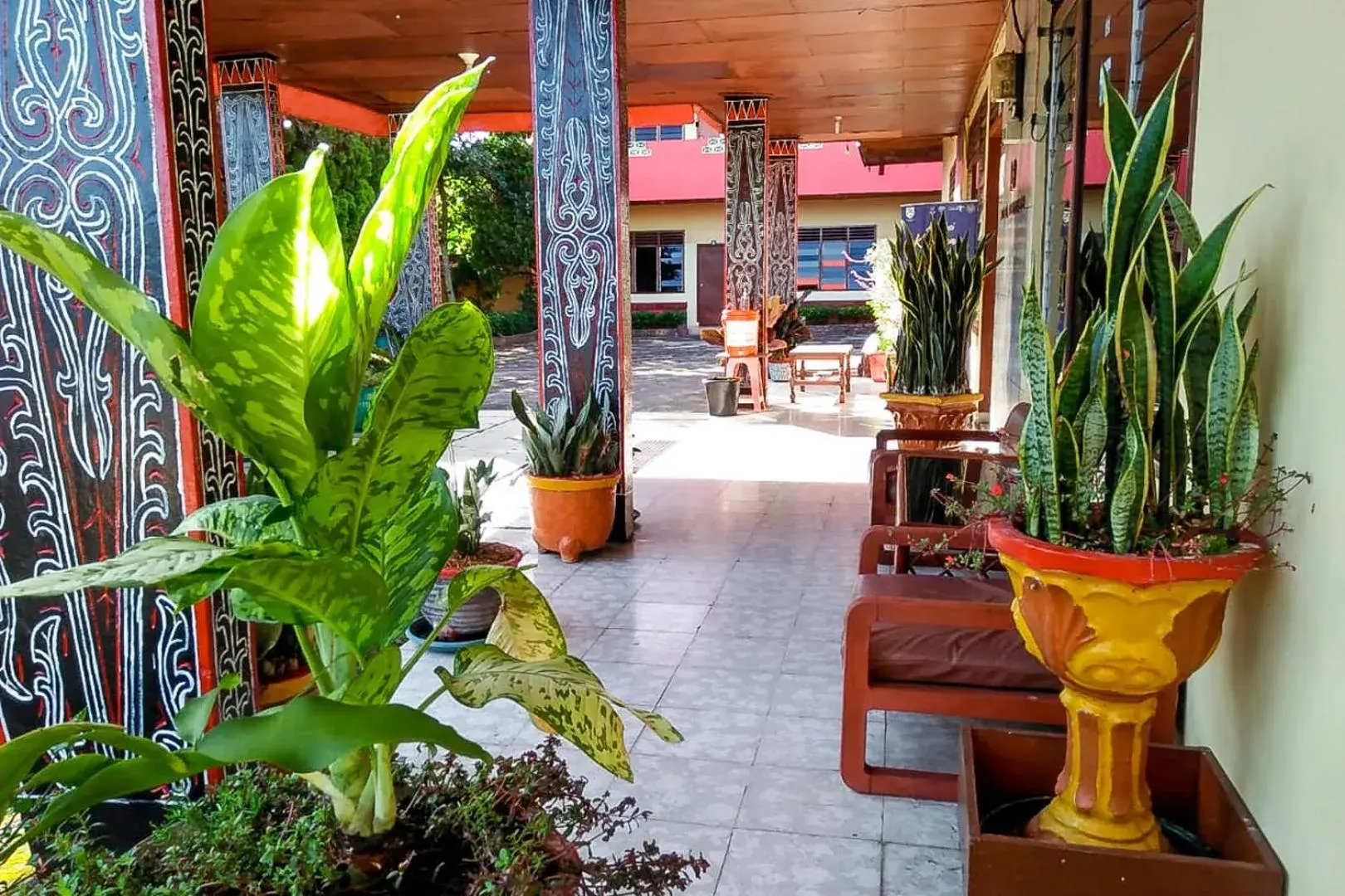 Property building in Hotel Olibert Parapat Ajibata Mitra RedDoorz Property building in Hotel Olibert Parapat Ajibata Mitra RedDoorz