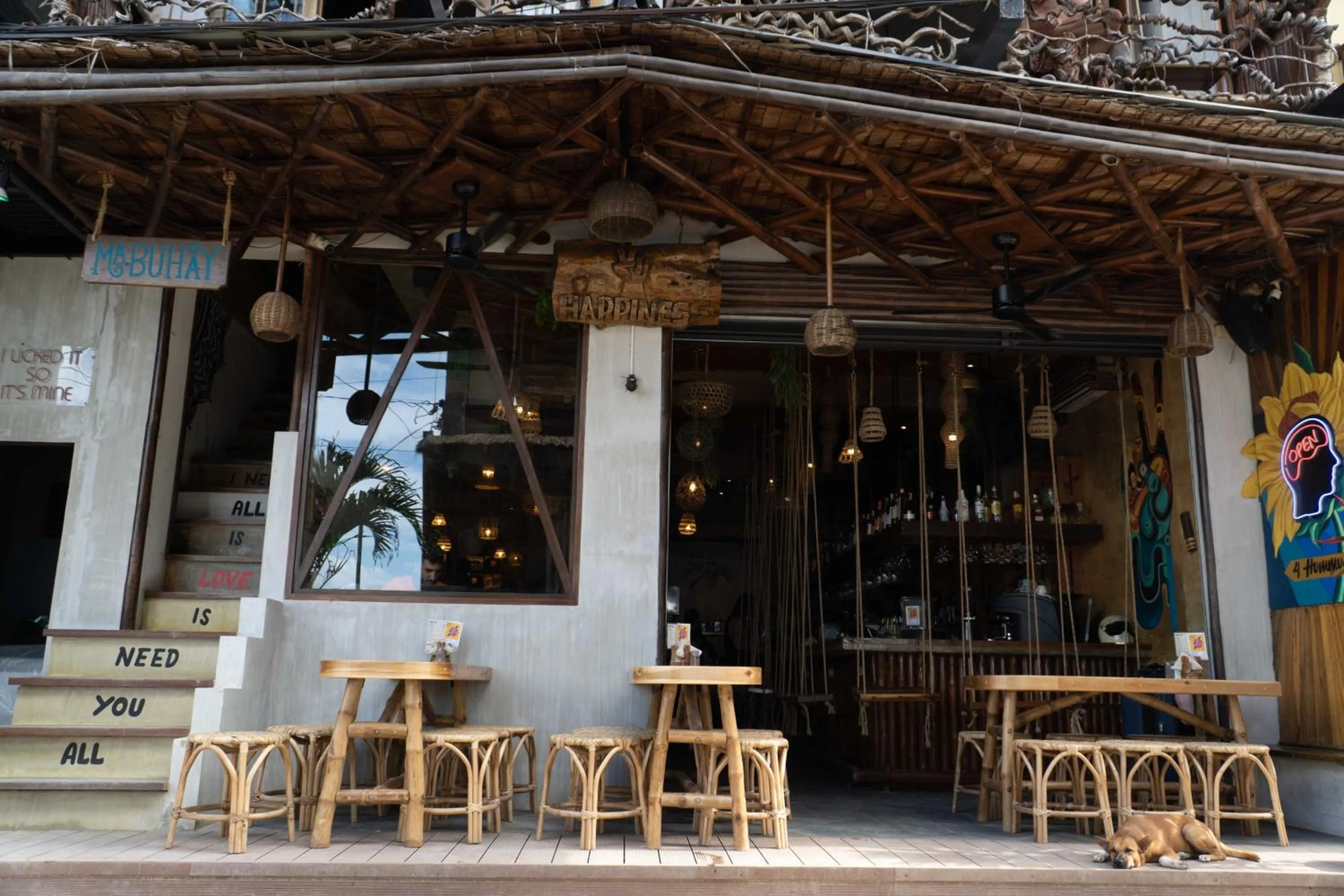 Lounge or bar in Happiness Hostel El Nido