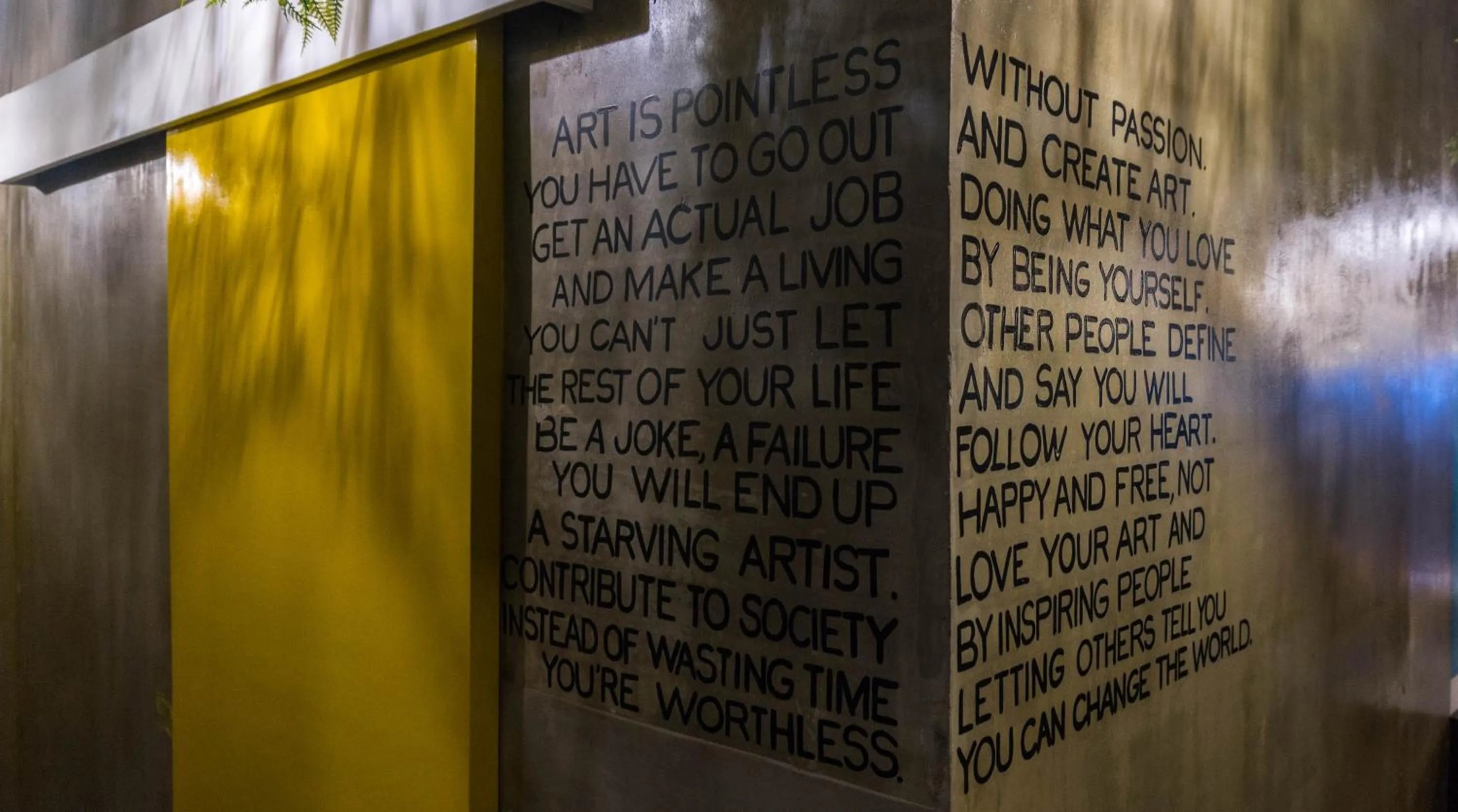 Decorative detail in Happiness Hostel El Nido