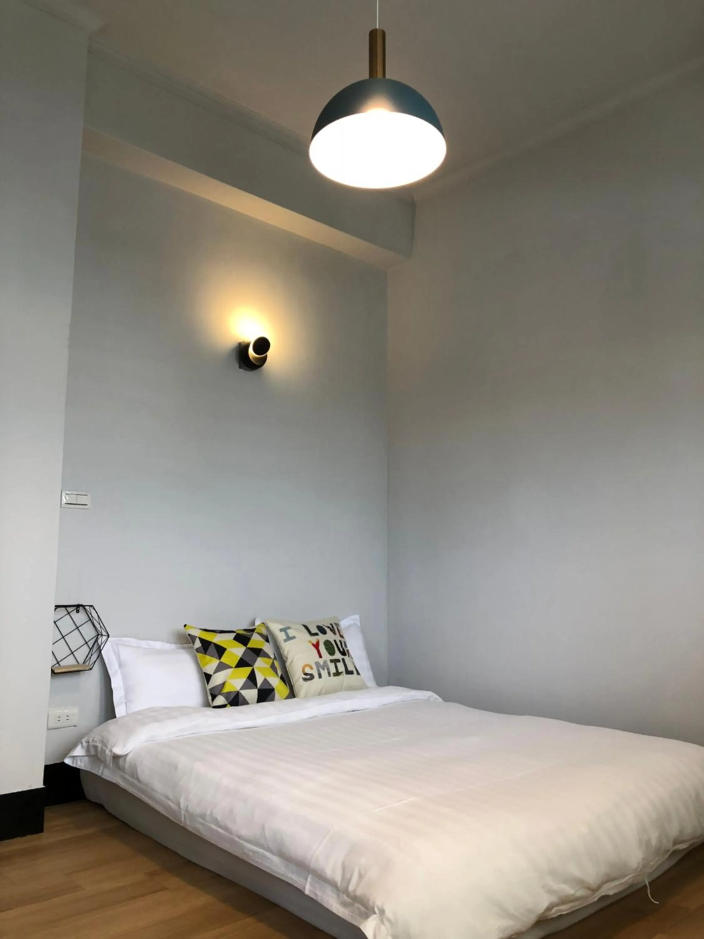 Bed in 湘品旅店Xiang Pin Hotel-東大門夜市-無電梯無電視 -花蓮縣旅館065號