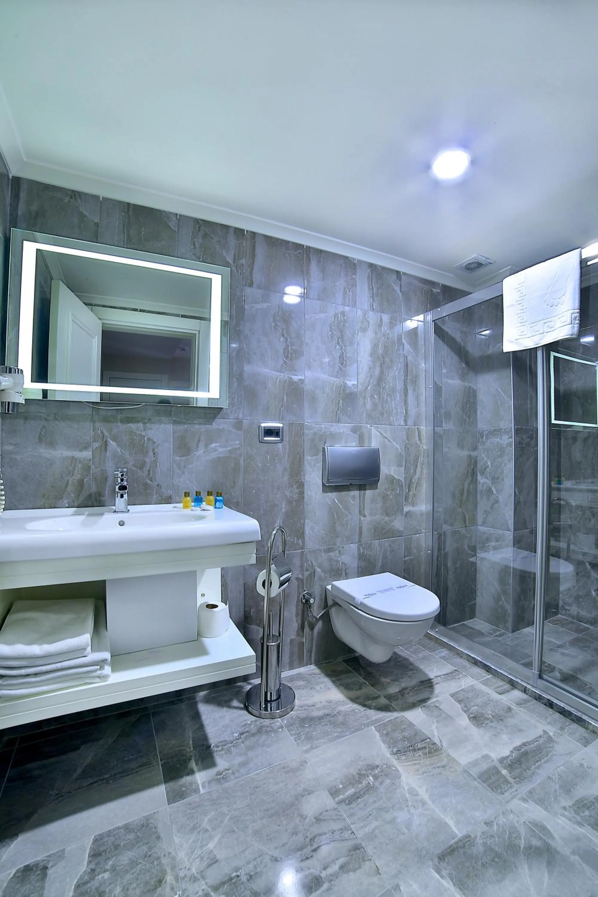 Bathroom in Monaco Hotel