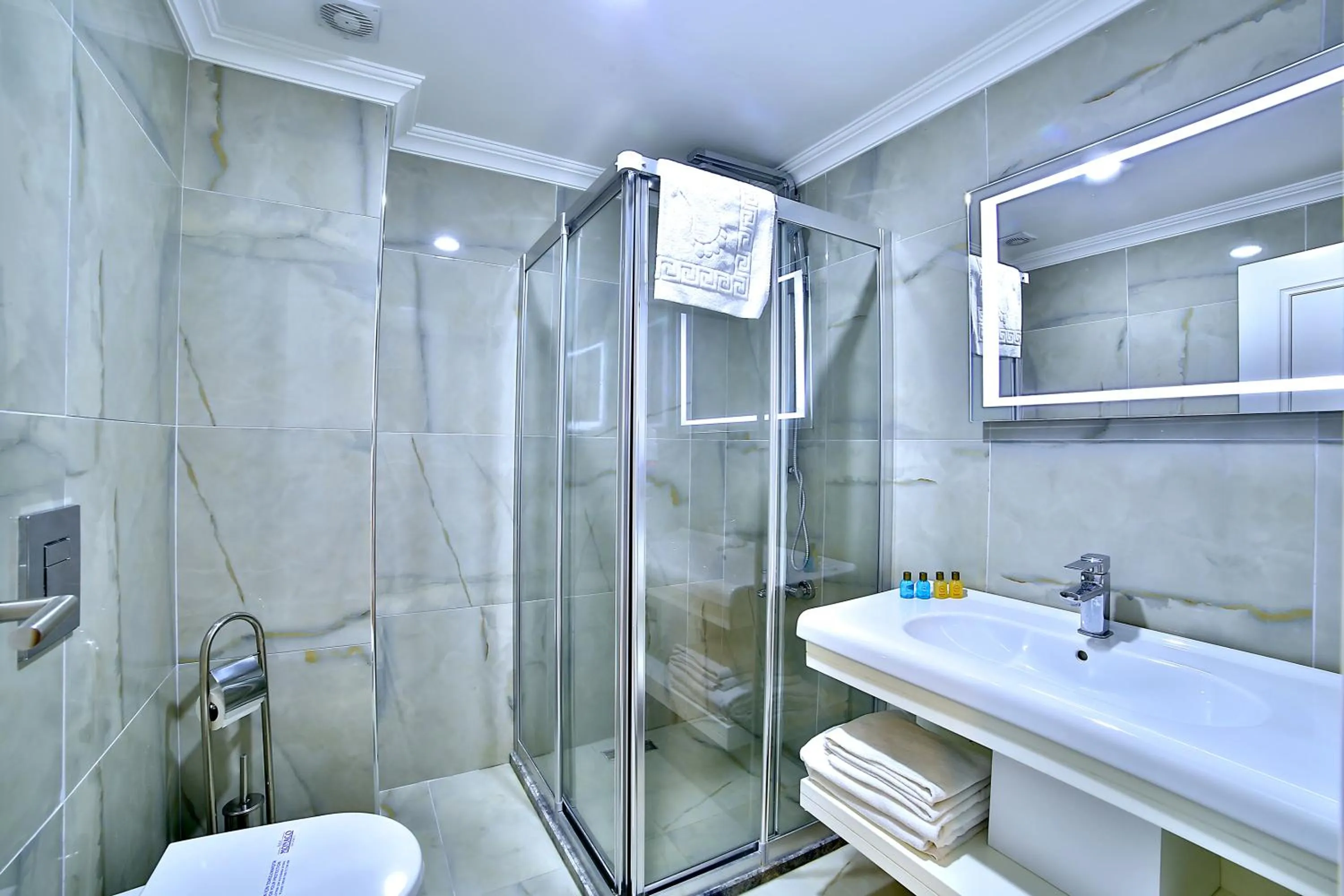 Bathroom in Monaco Hotel