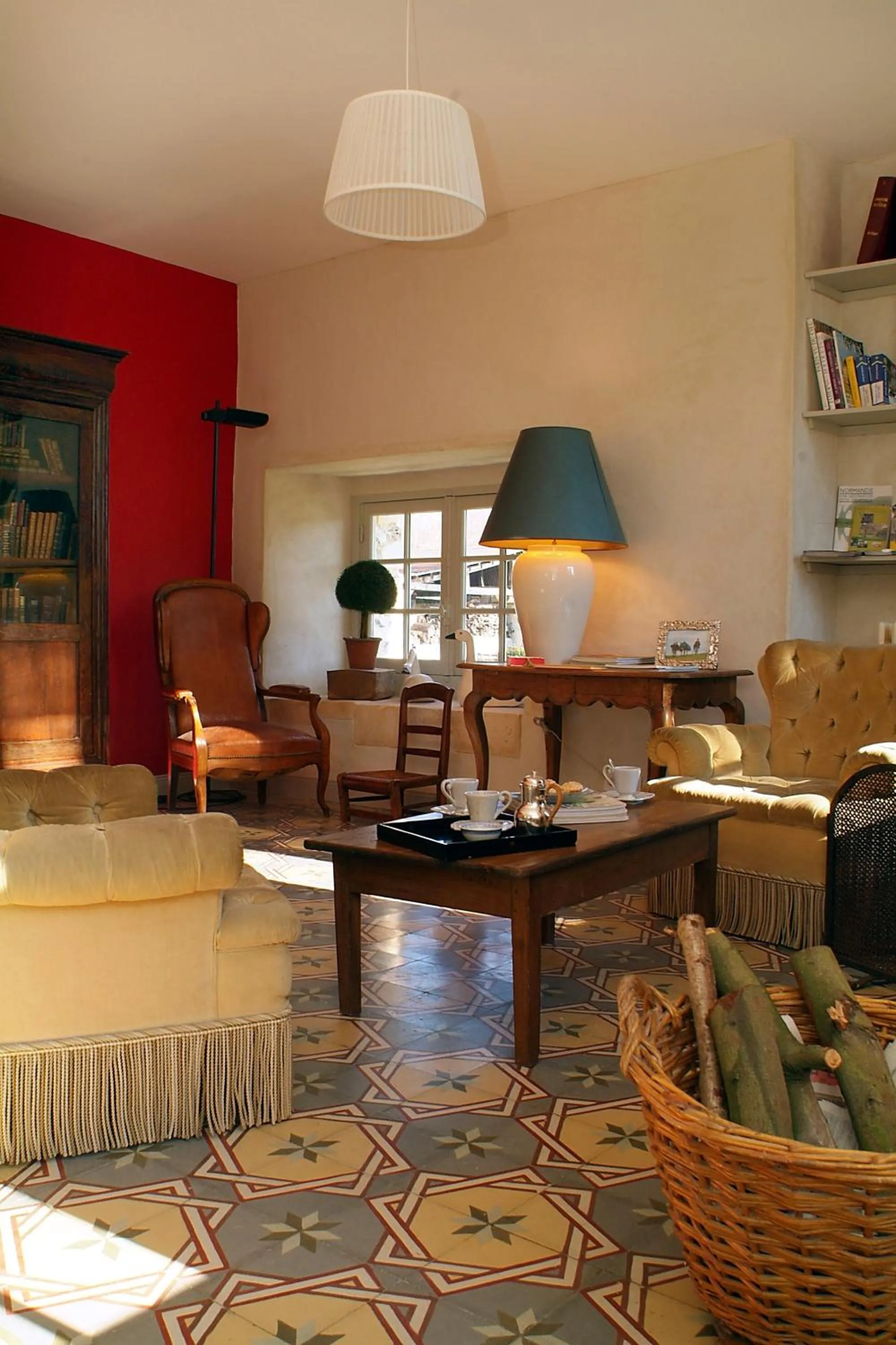 Communal lounge/ TV room in Gite et Chambres d'Hôtes Clos de Mondetour